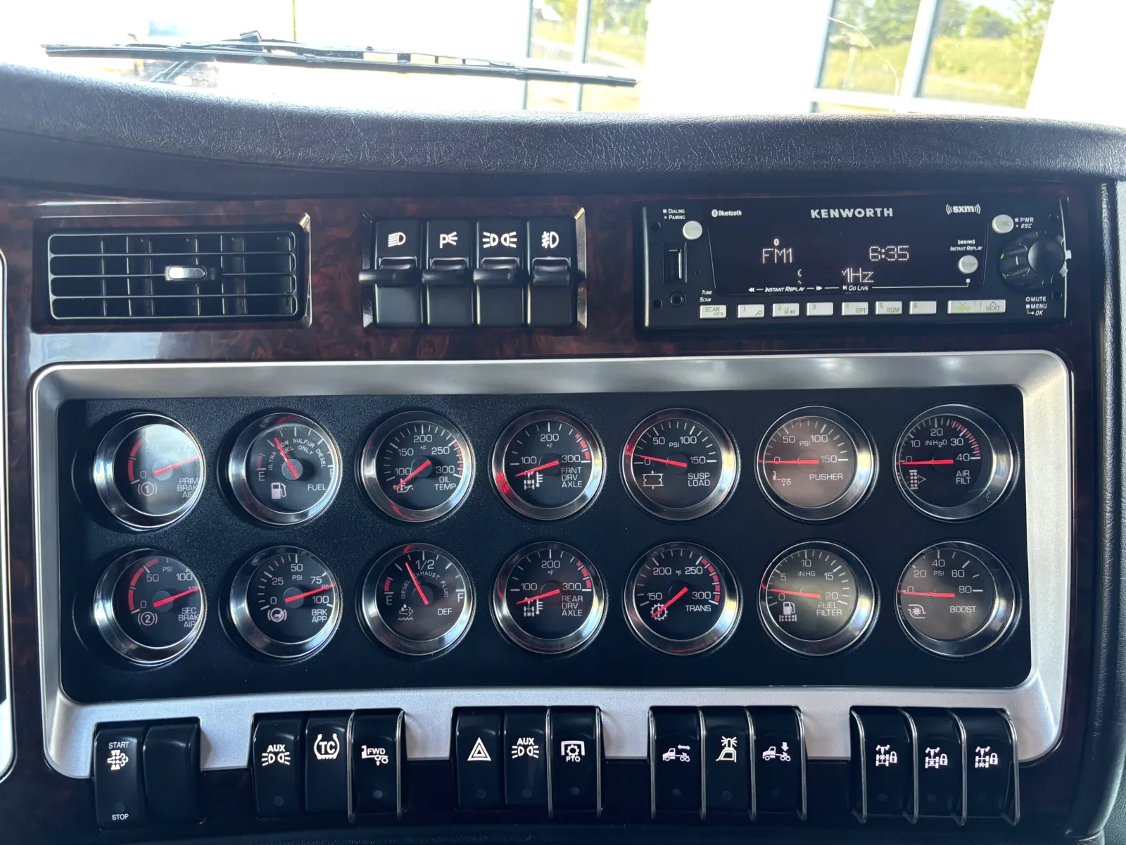 2024 Kenworth T800 — photo 18