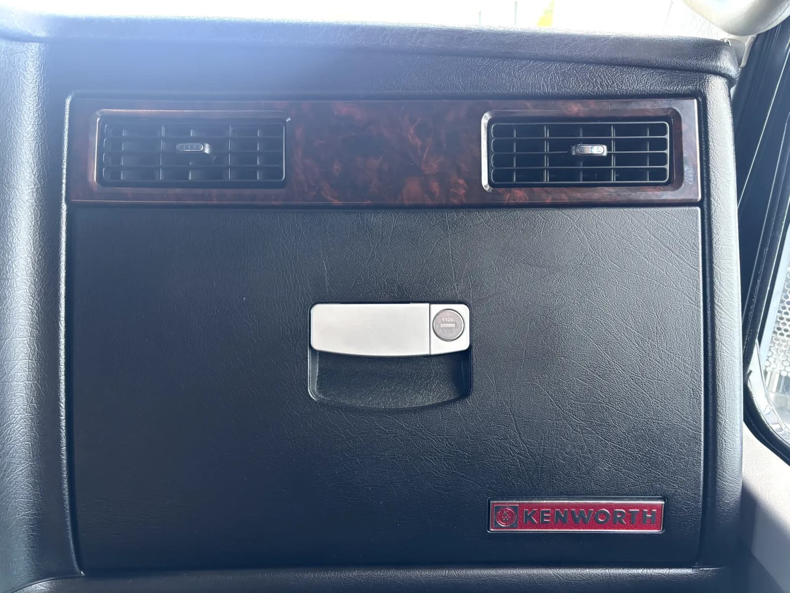 2024 Kenworth T800 — photo 19