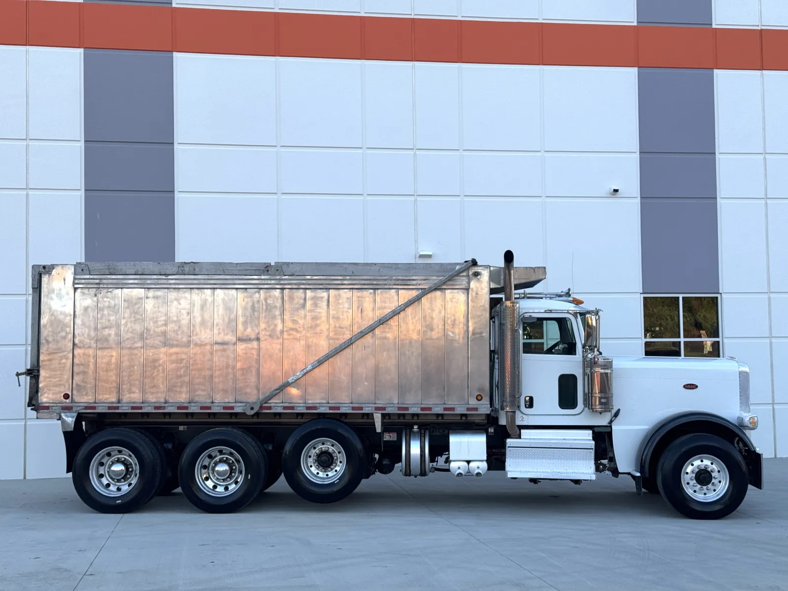 2020 Peterbilt 389 — photo 4