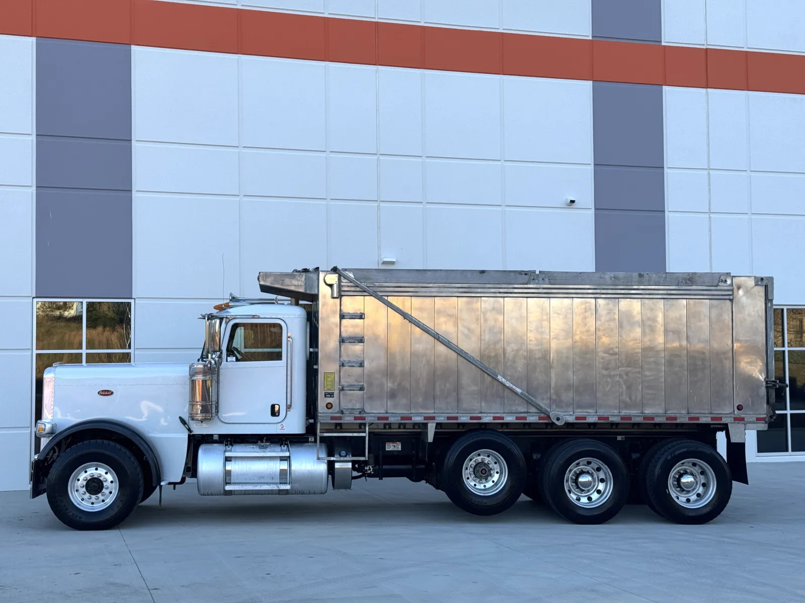 2020 Peterbilt 389 — photo 5
