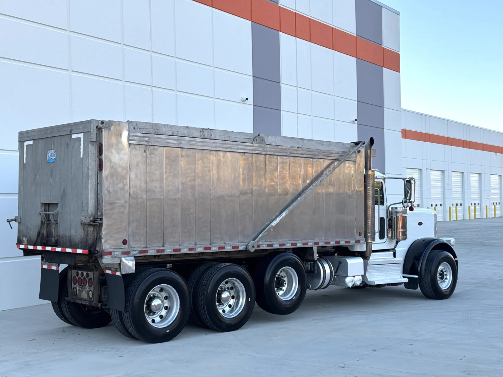 2020 Peterbilt 389 — photo 6