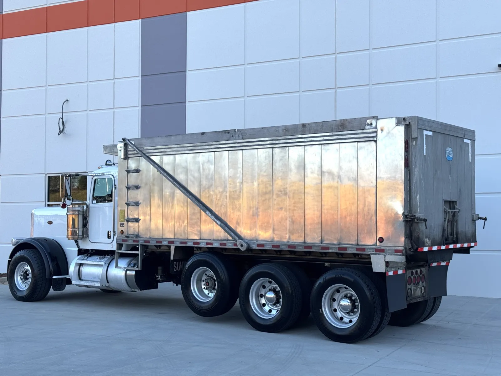 2020 Peterbilt 389 — photo 7