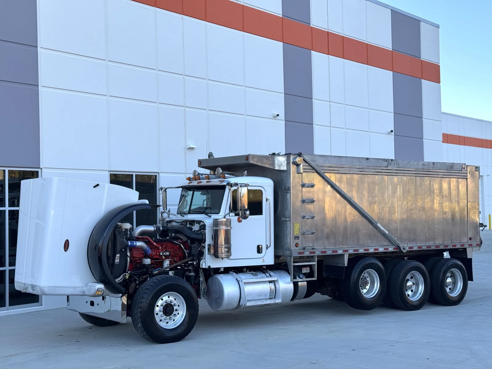 2020 Peterbilt 389 — photo 12
