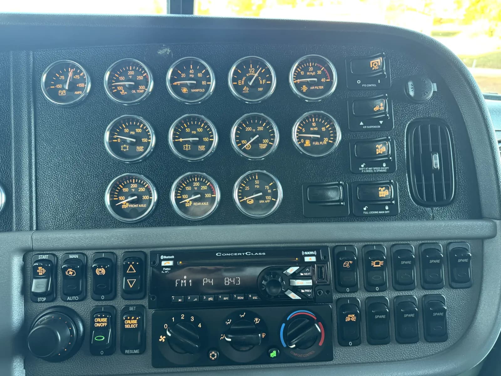 2020 Peterbilt 389 — photo 19