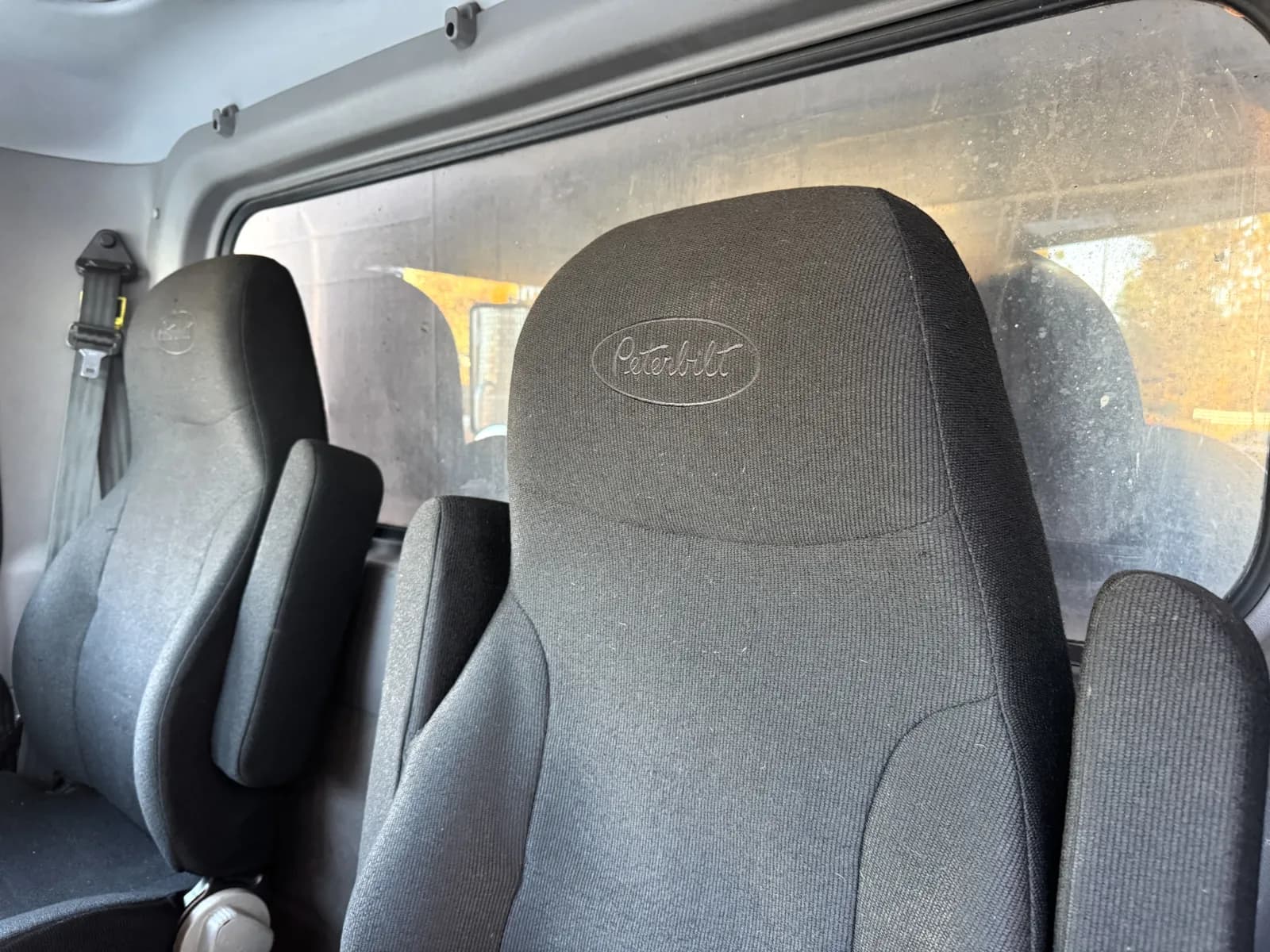 2020 Peterbilt 389 — photo 21