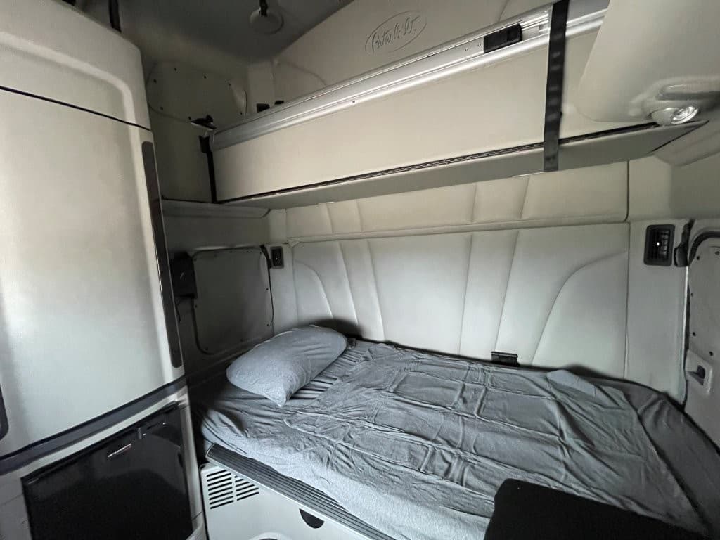 2020 Peterbilt 579 — photo 13