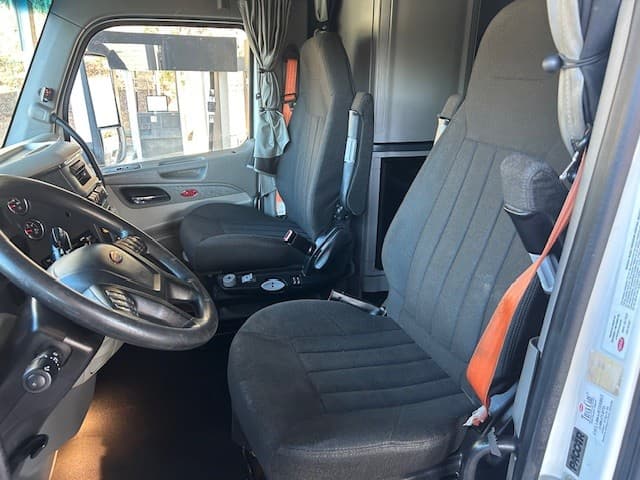 2021 Peterbilt 579 — photo 11