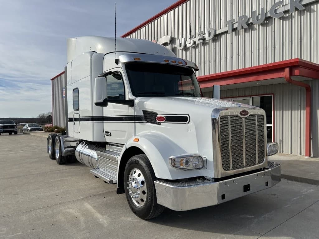 2022 Peterbilt 567 — photo 2