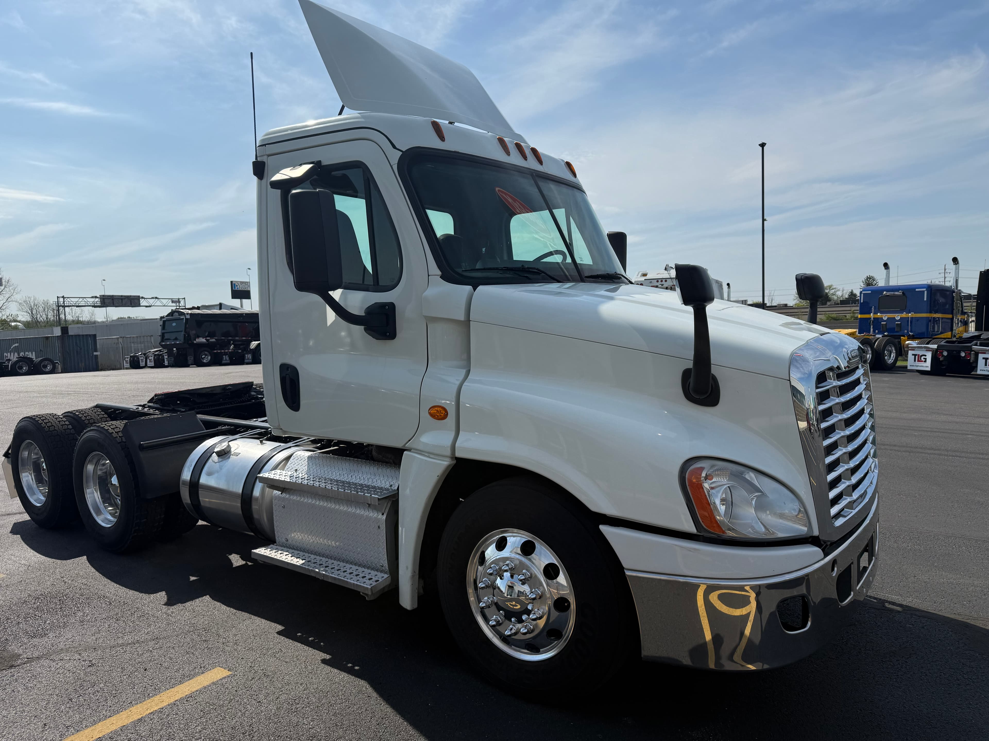 2019 Freightliner Cascadia — photo 7