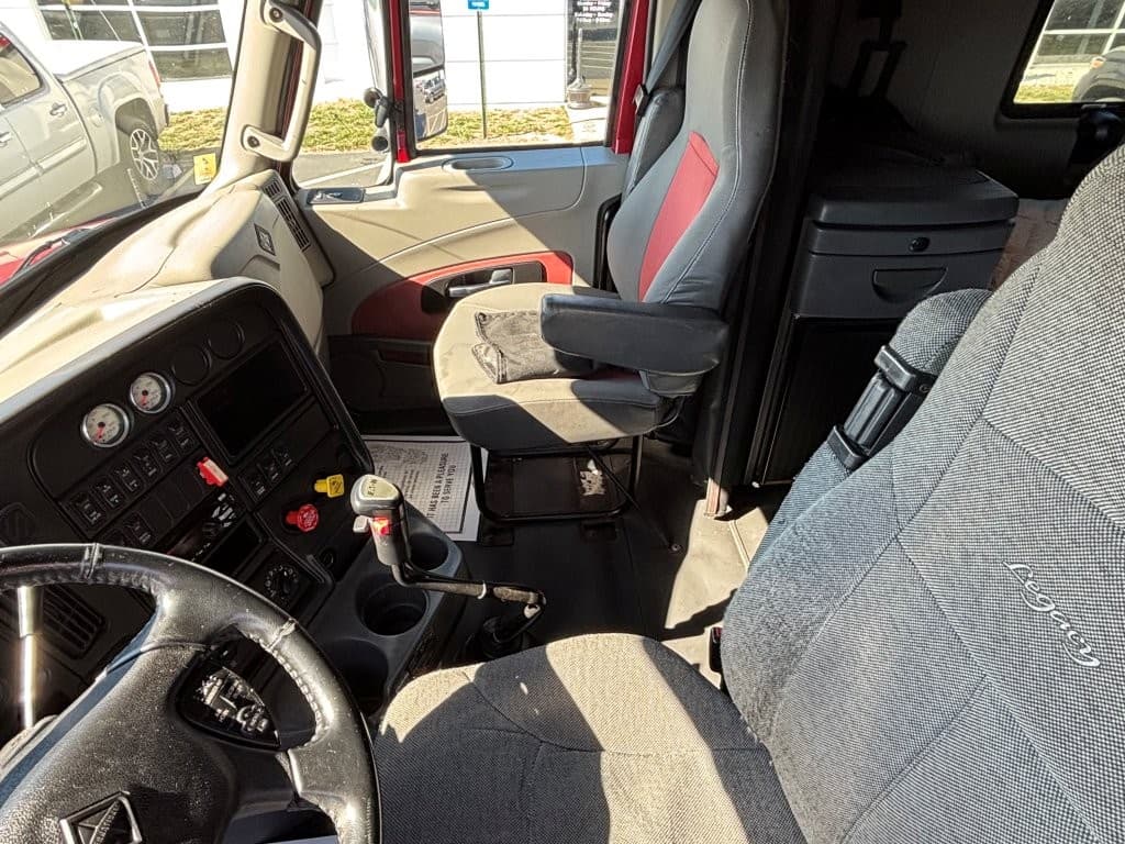 2015 International LT — photo 14