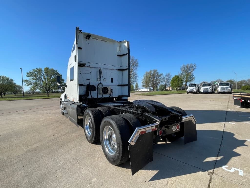 2020 International LT — photo 3