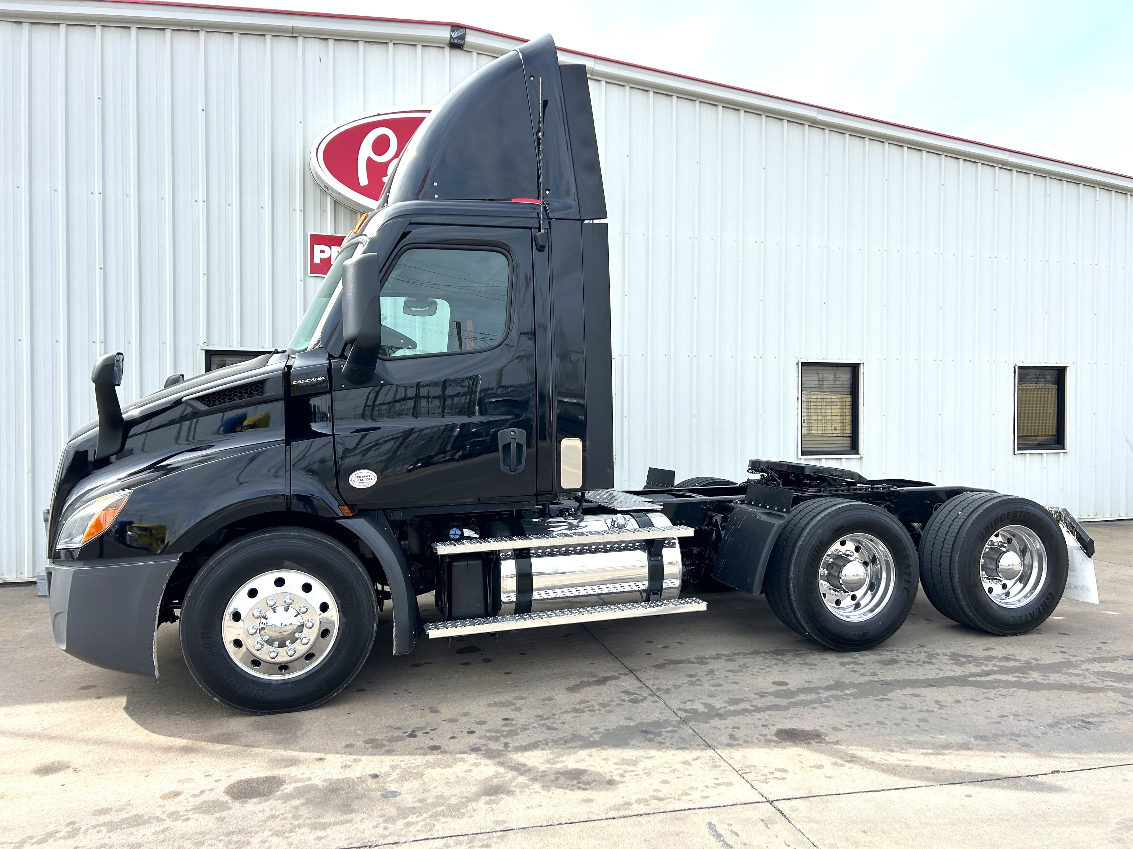 2022 Freightliner Cascadia — photo 4