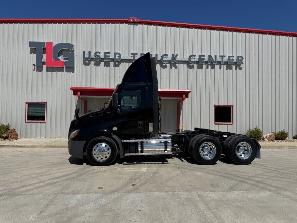2022 Freightliner Cascadia — photo 4