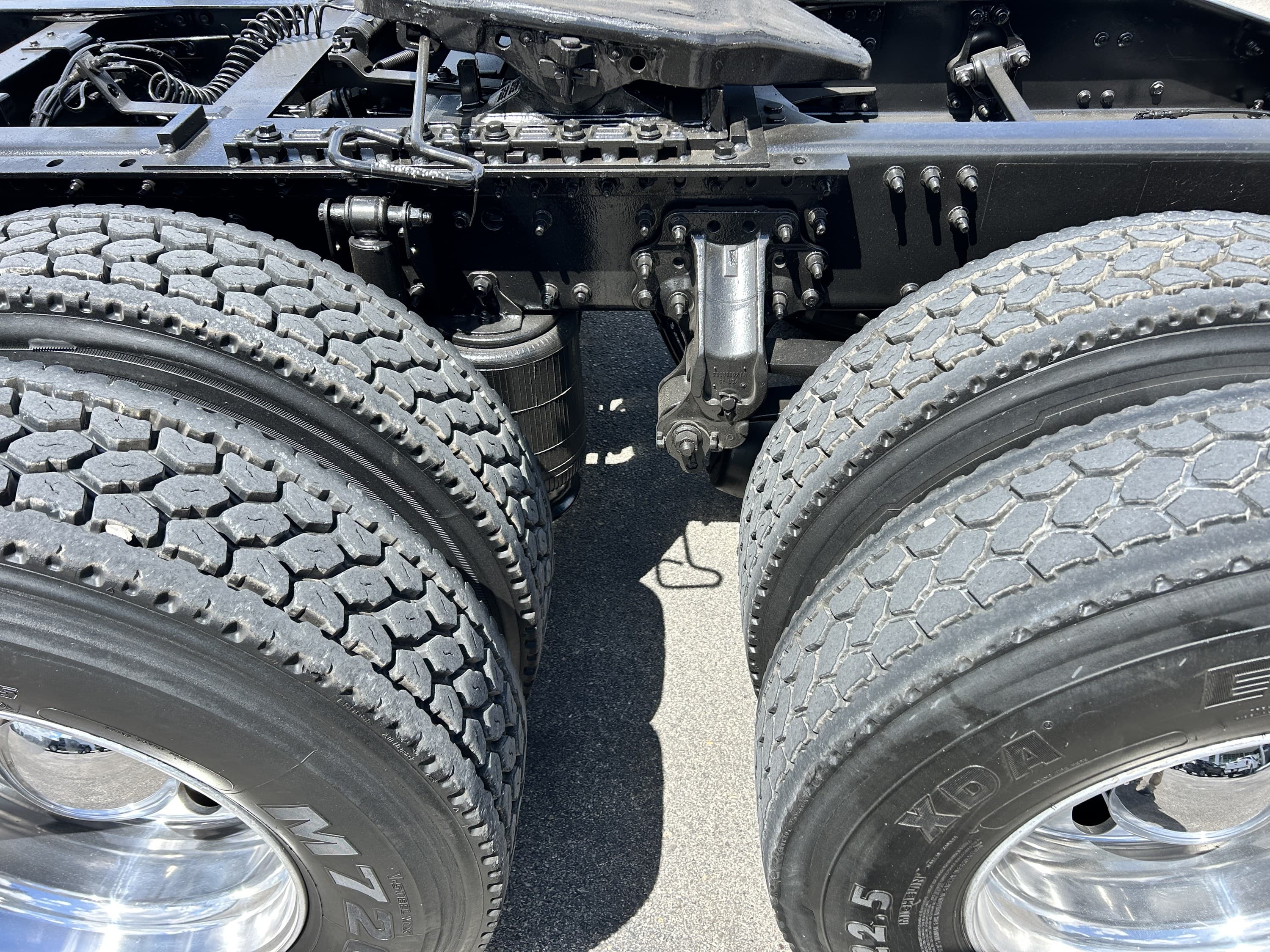 2020 Mack Anthem — photo 6