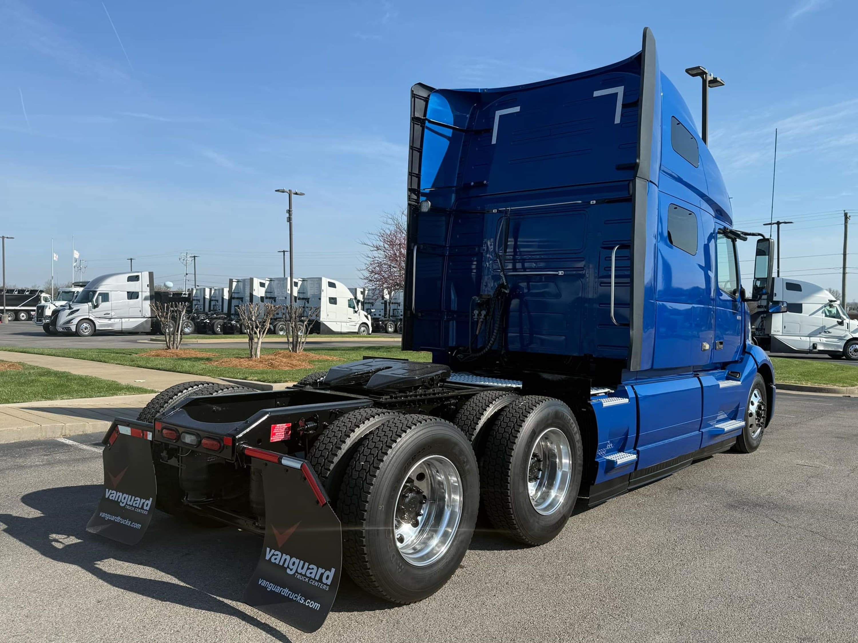 2021 Volvo VNL 760 — photo 3