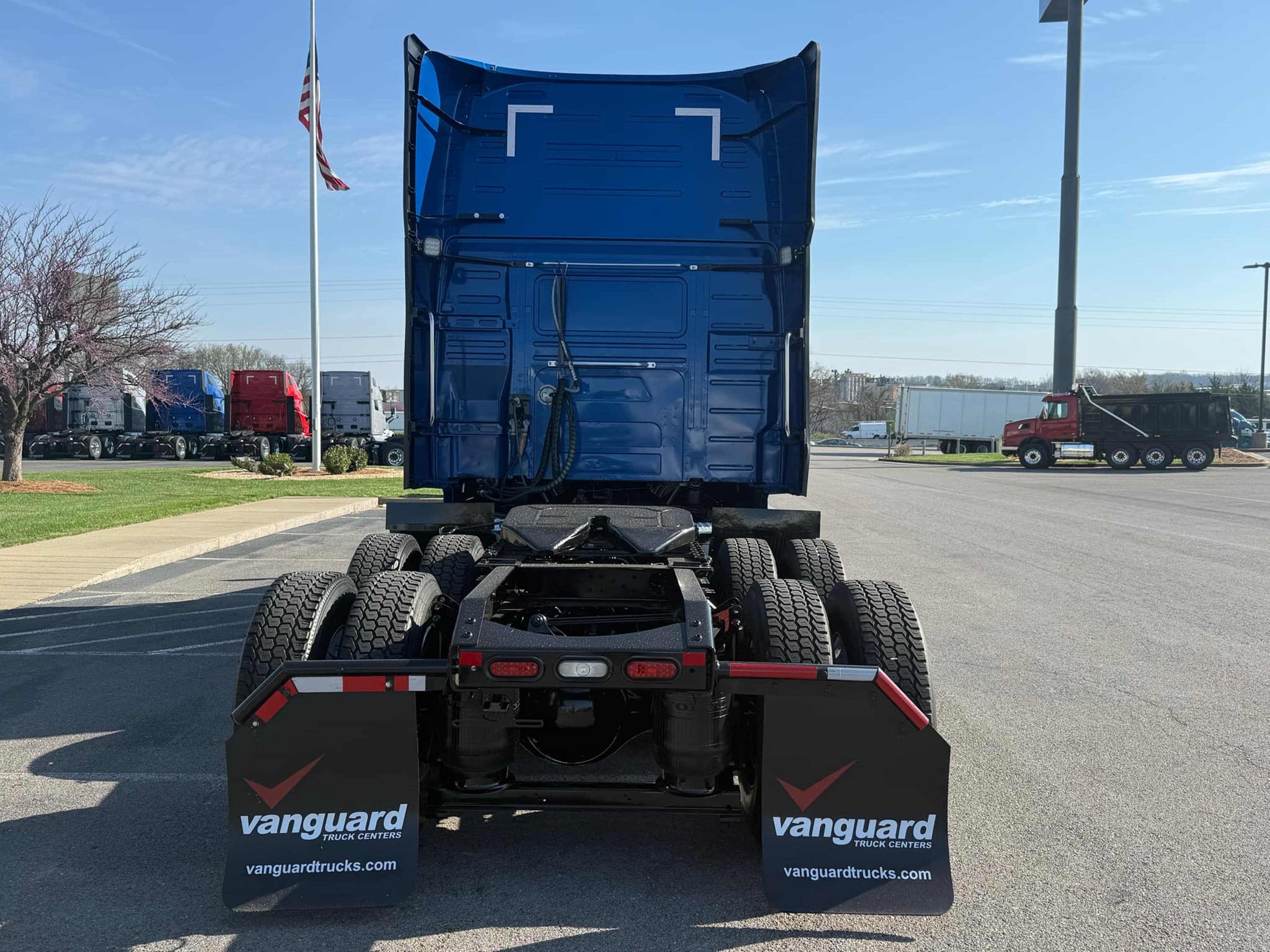 2021 Volvo VNL 760 — photo 4