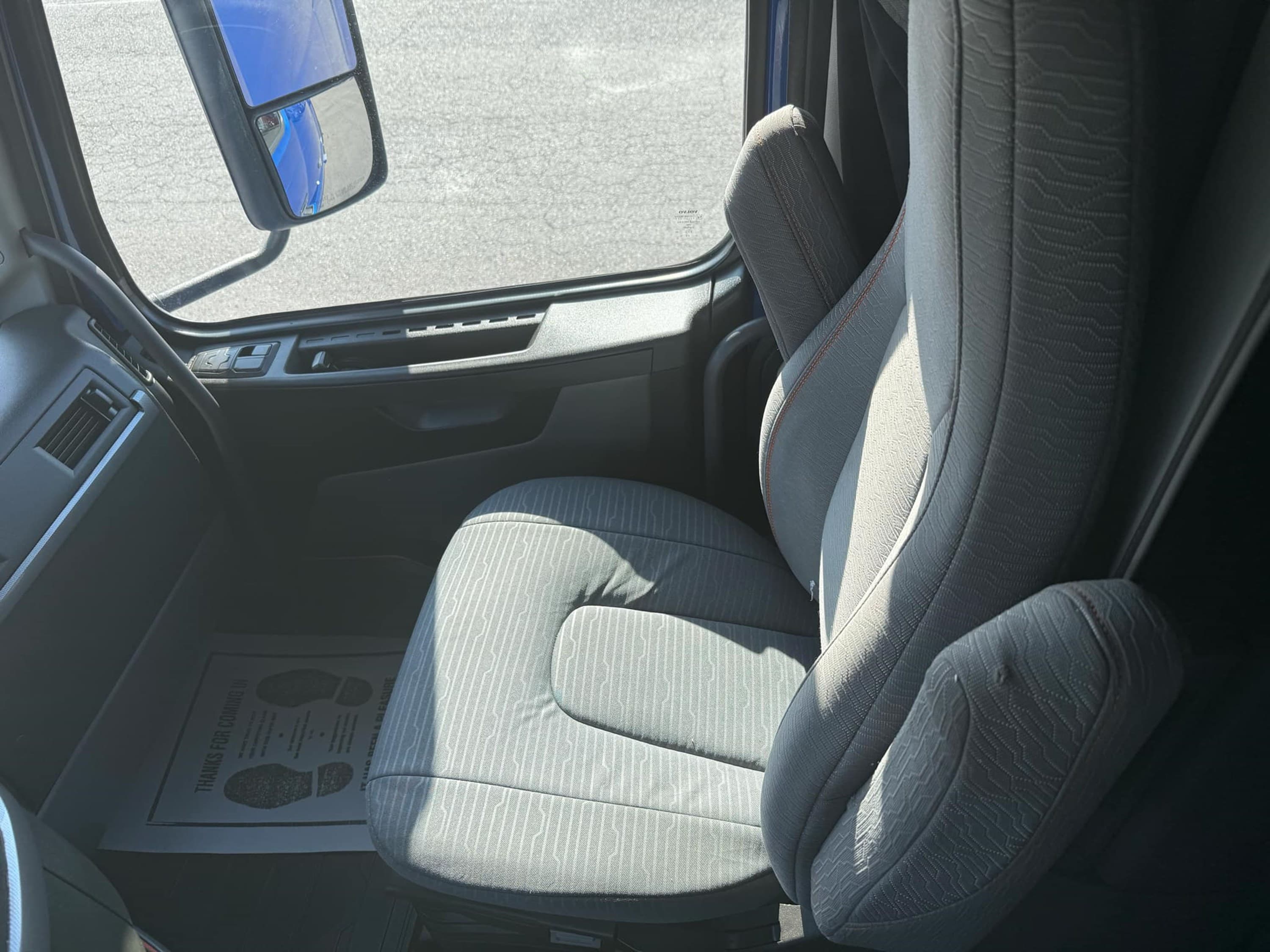 2021 Volvo VNL 760 — photo 11