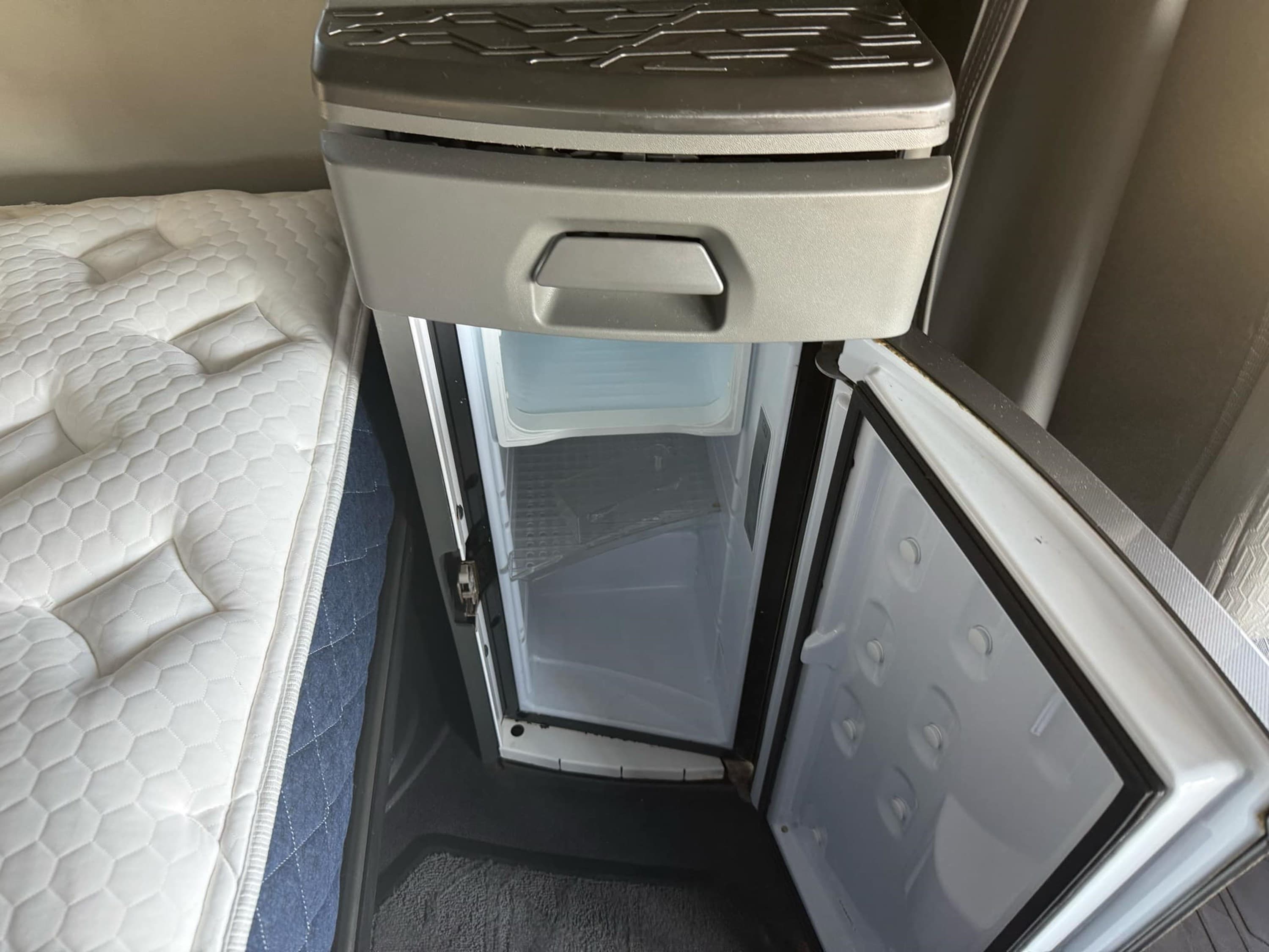 2021 Volvo VNL 760 — photo 13