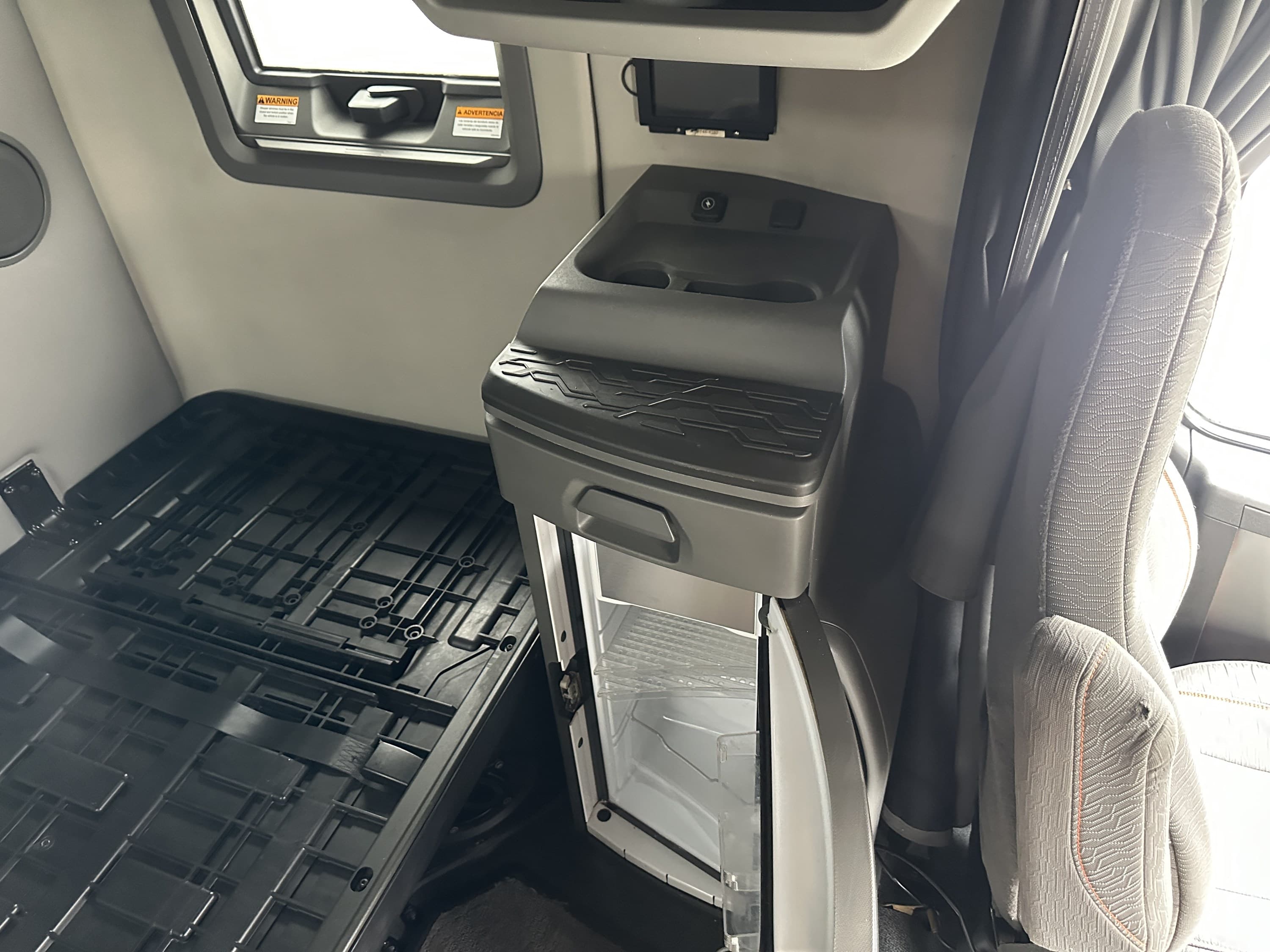 2021 Volvo VNL 760 — photo 14