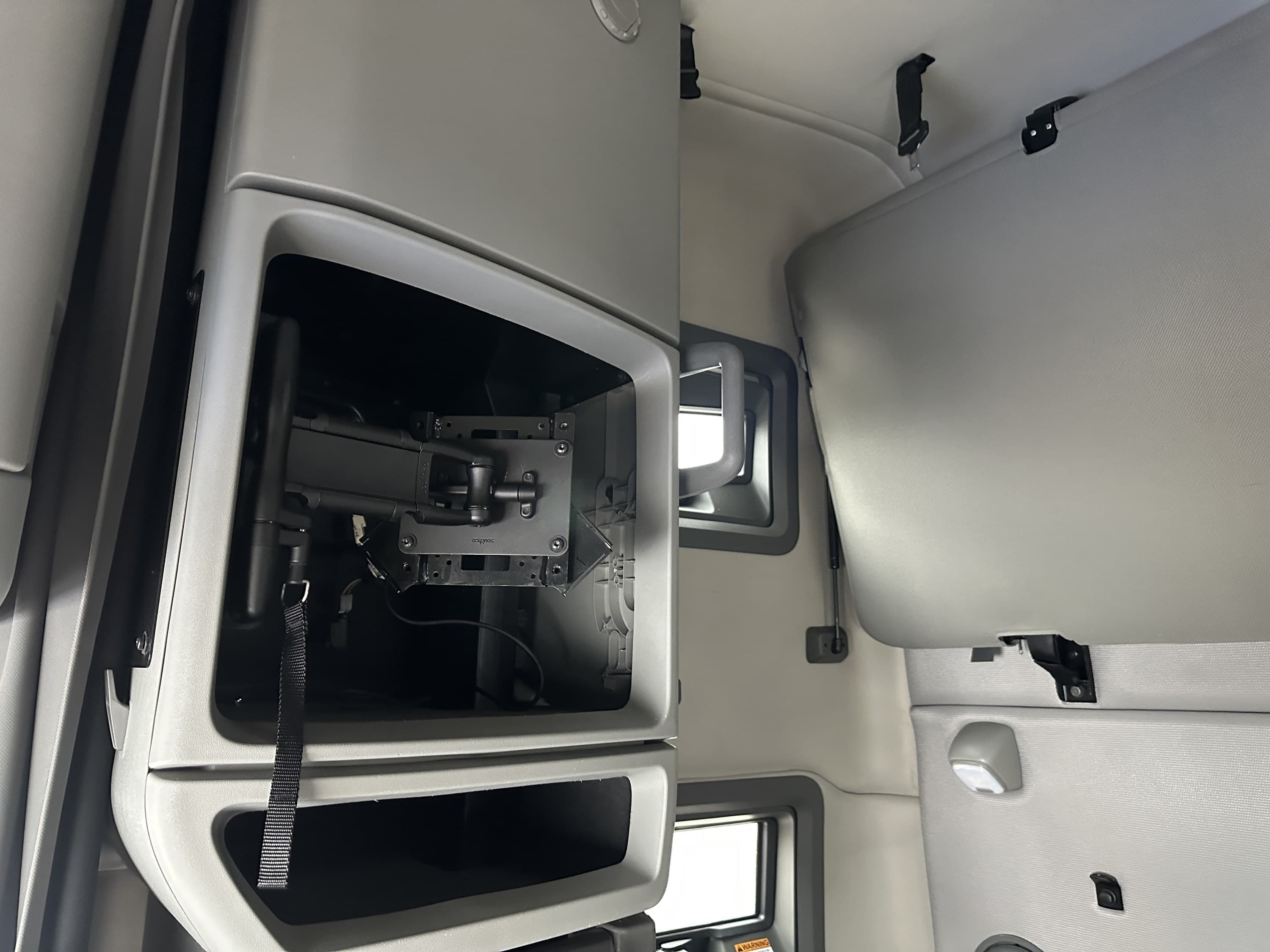 2021 Volvo VNL 760 — photo 17