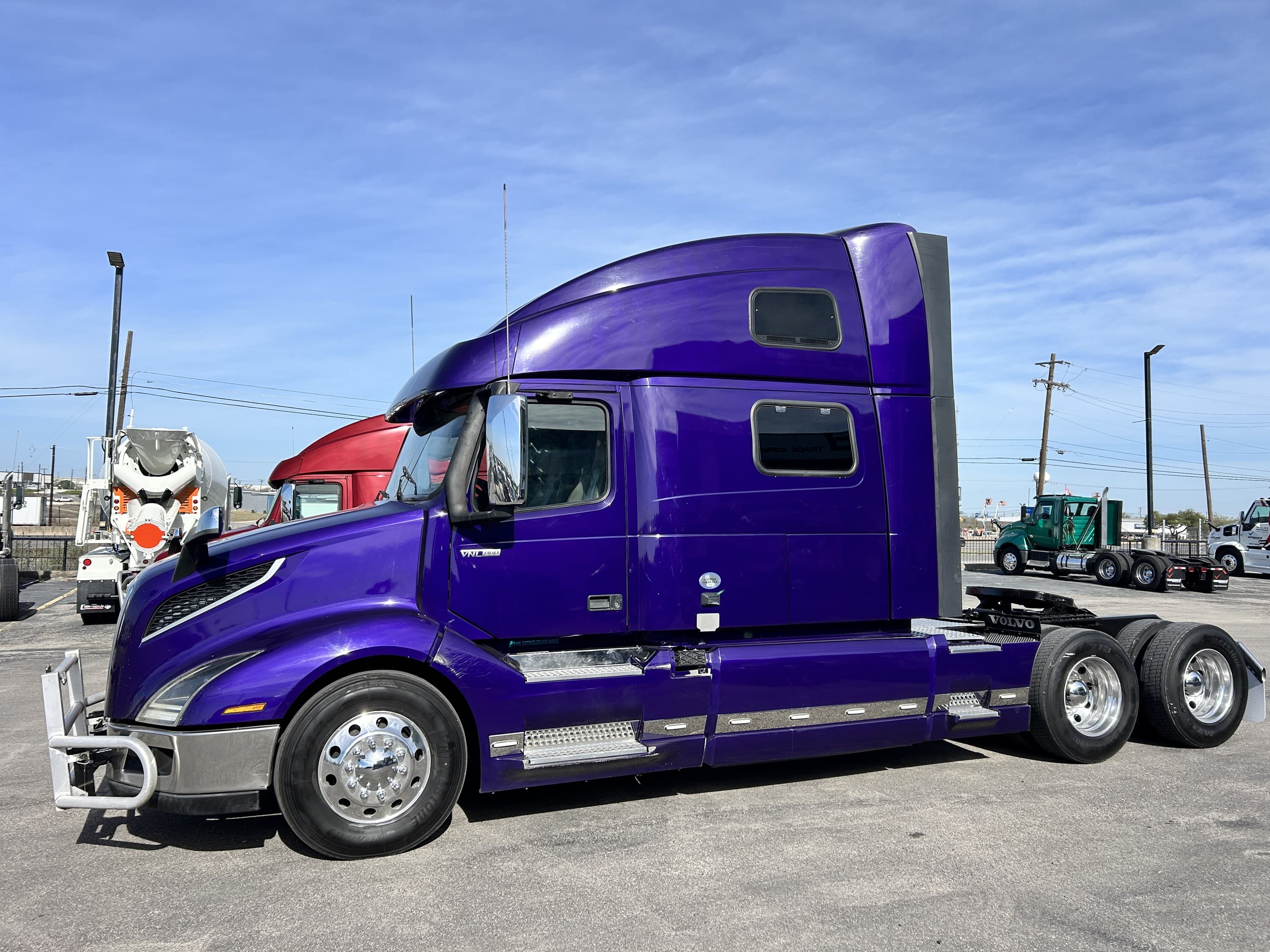 2020 Volvo VNL 860 — photo 2