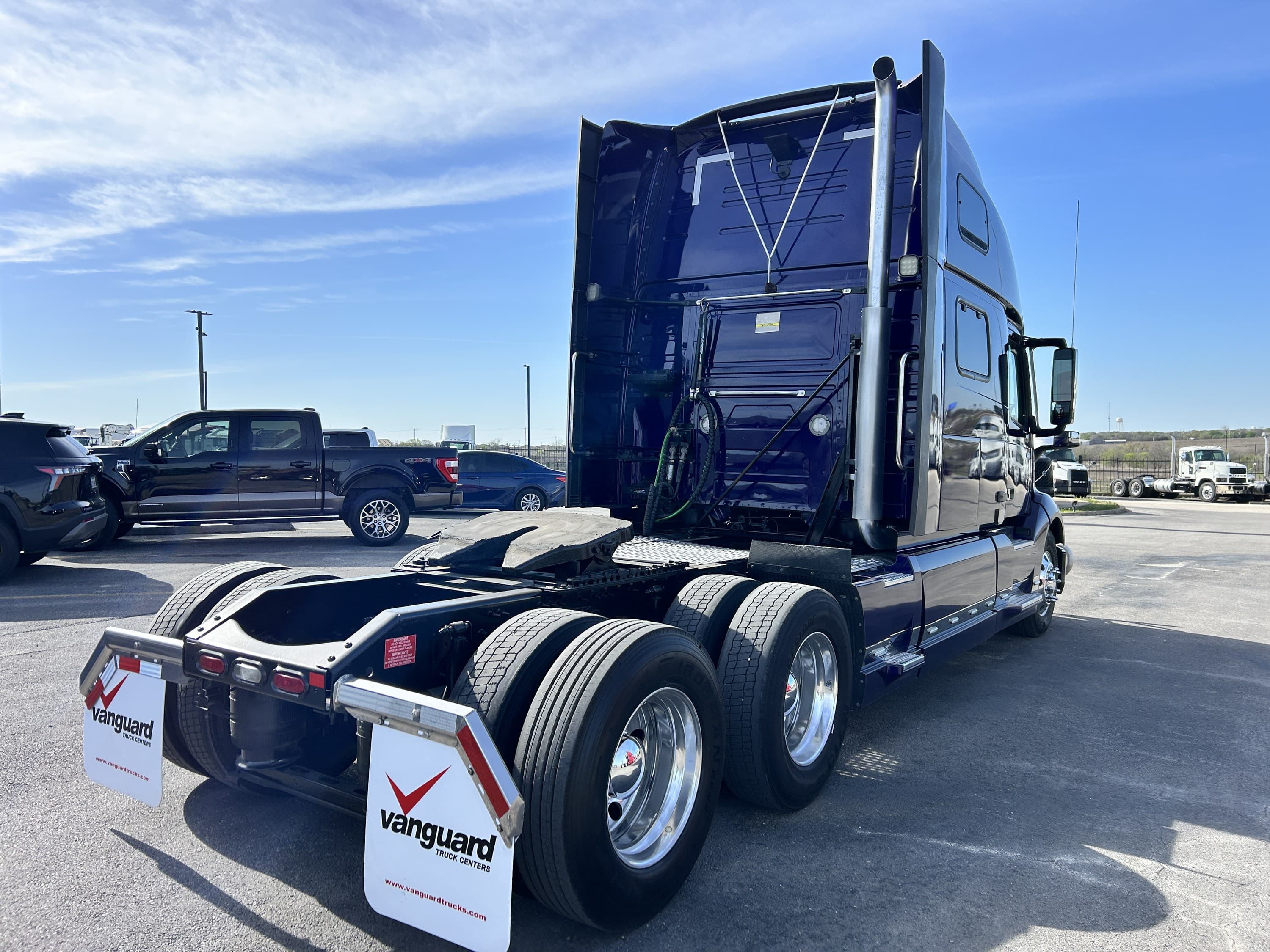 2020 Volvo VNL 860 — photo 4