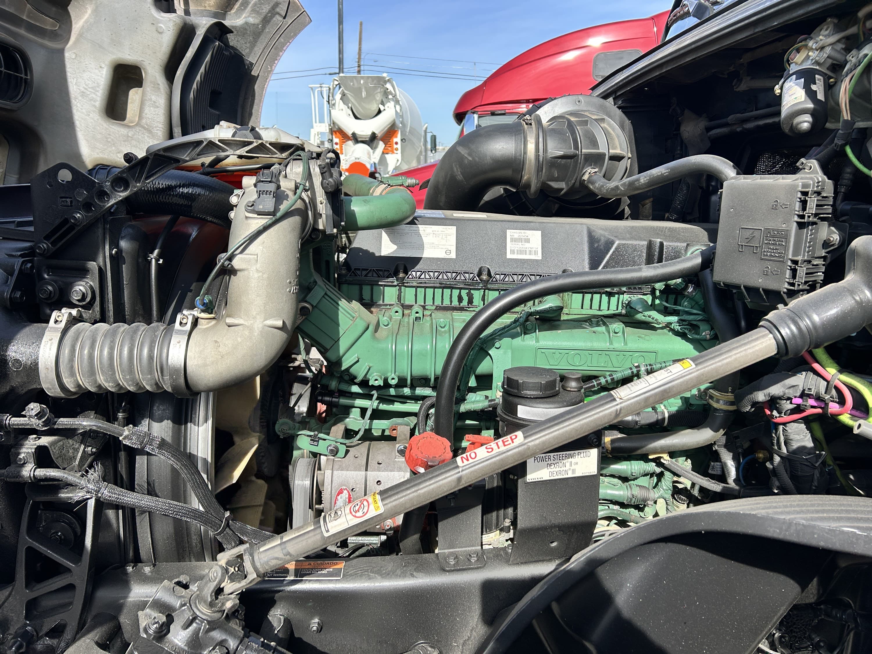 2020 Volvo VNL 860 — photo 10