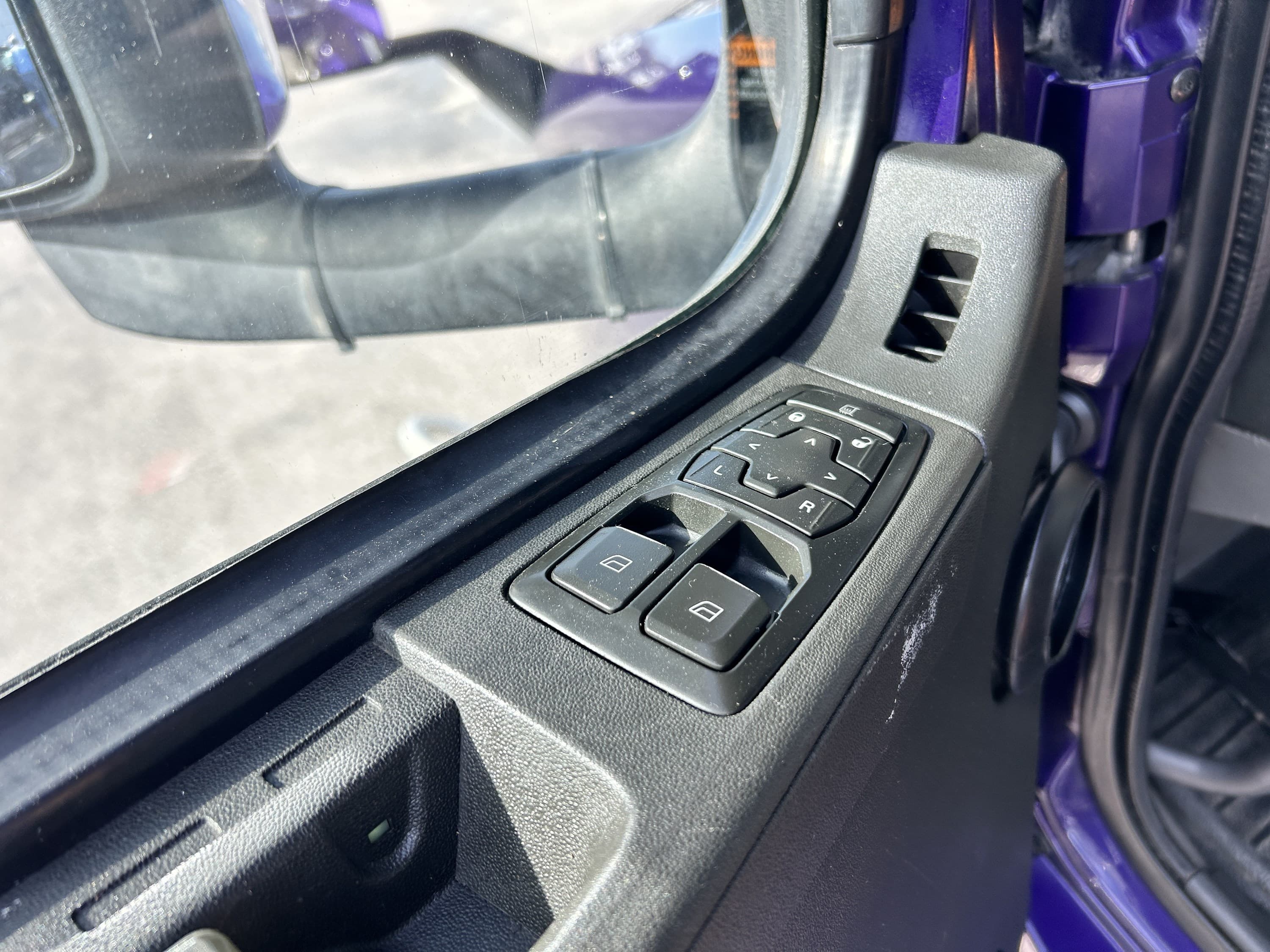 2020 Volvo VNL 860 — photo 18