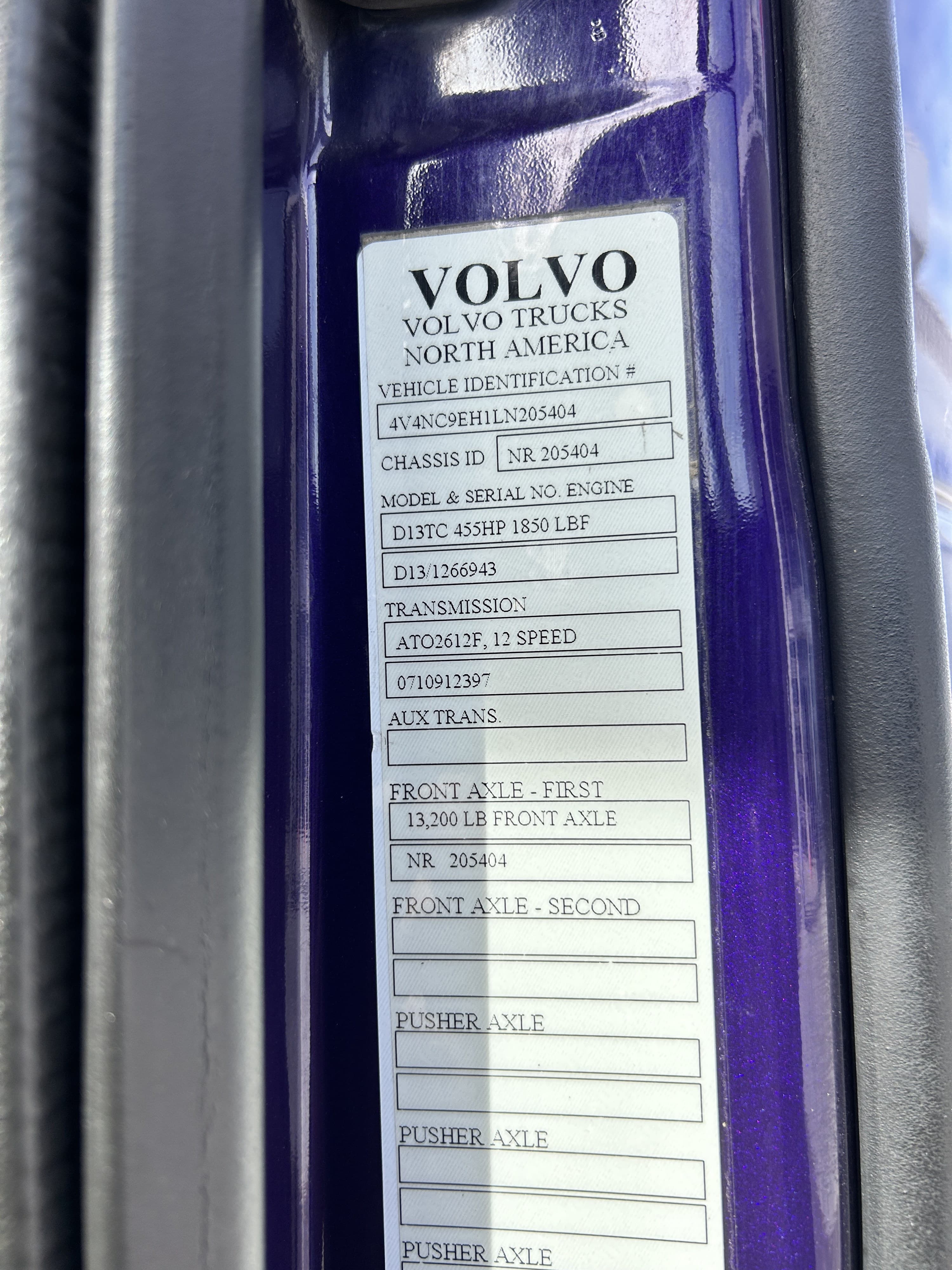 2020 Volvo VNL 860 — photo 38