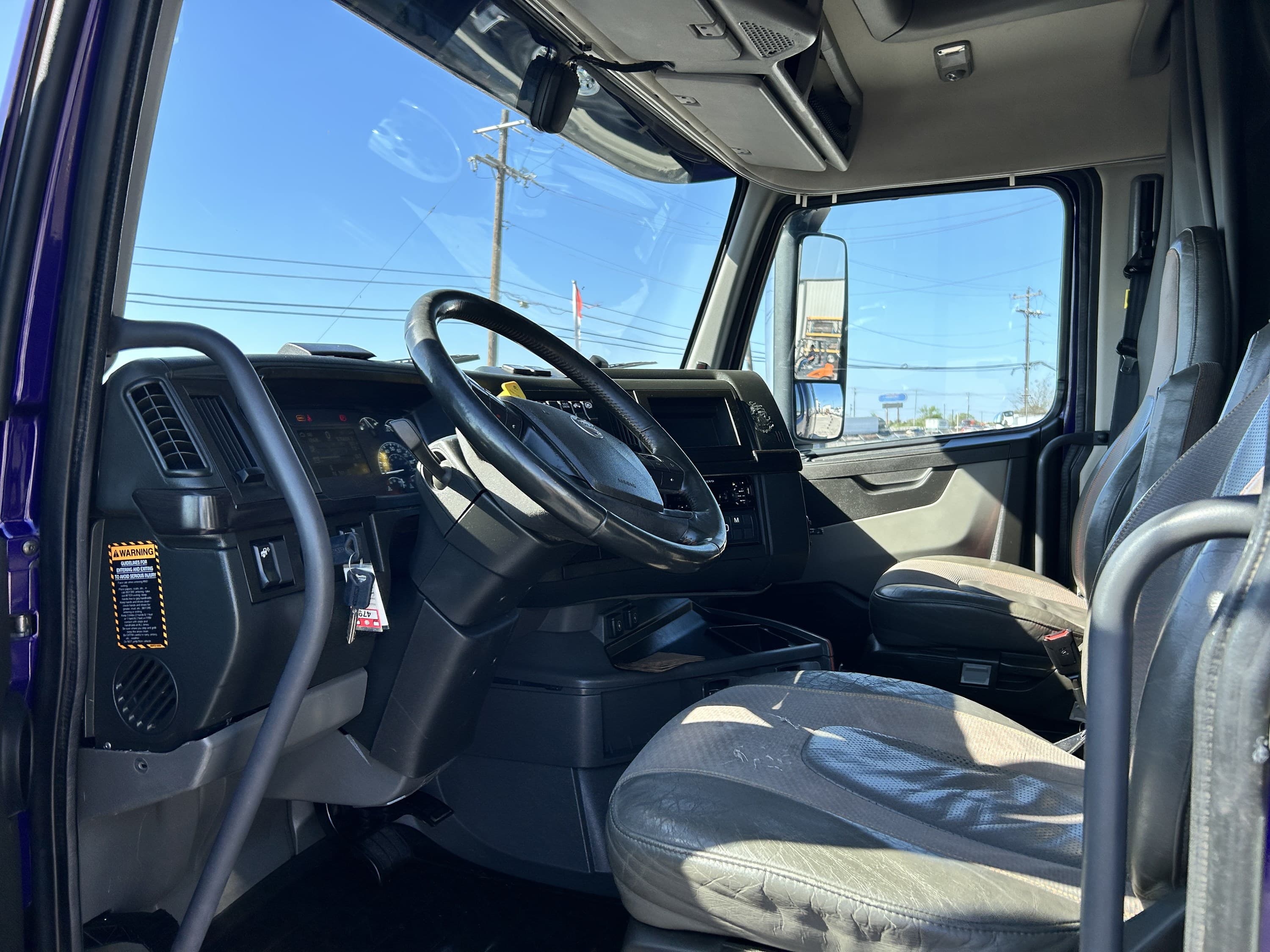 2019 Volvo VNL 860 — photo 25