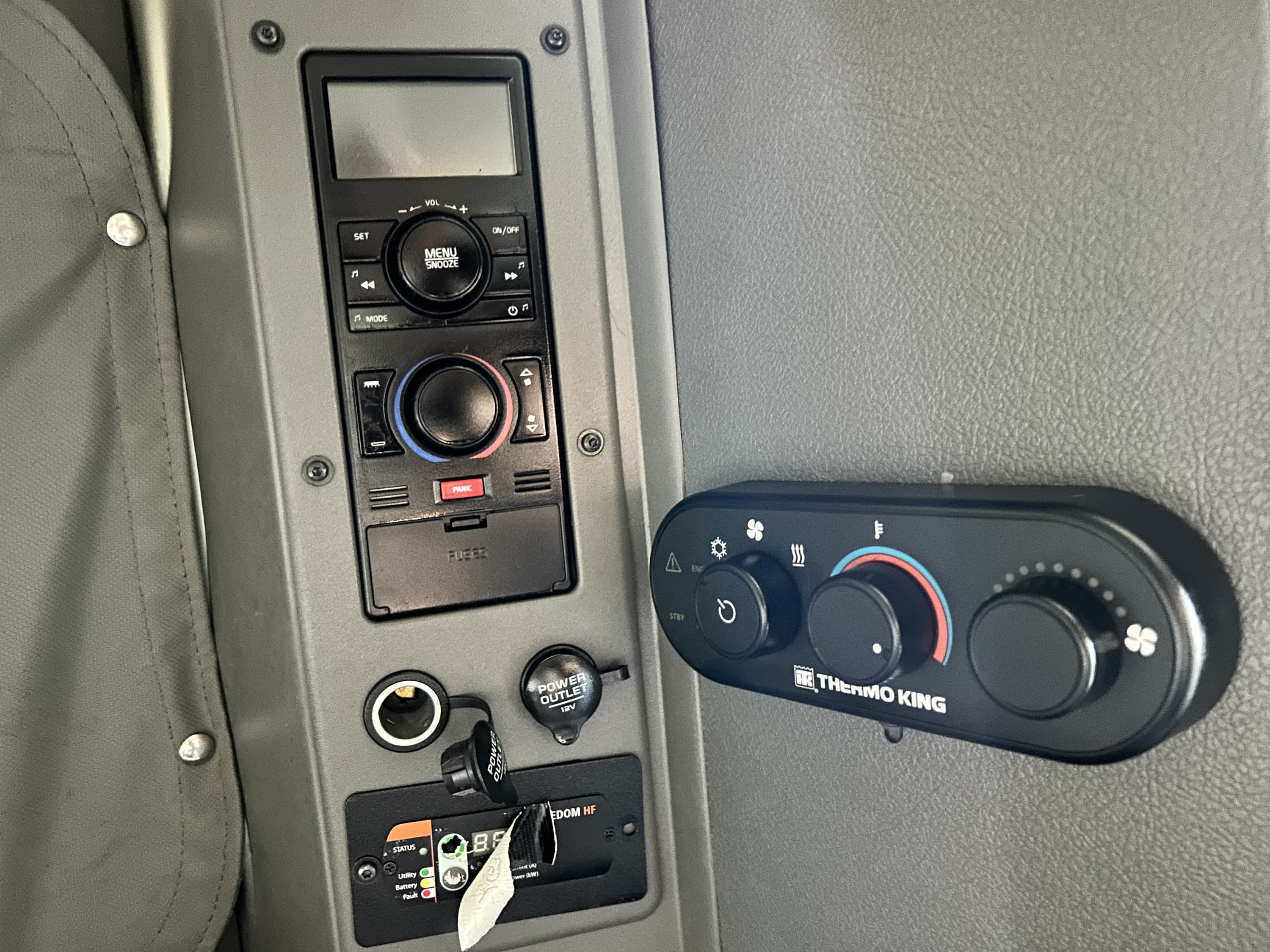 2019 Volvo VNL 860 — photo 40