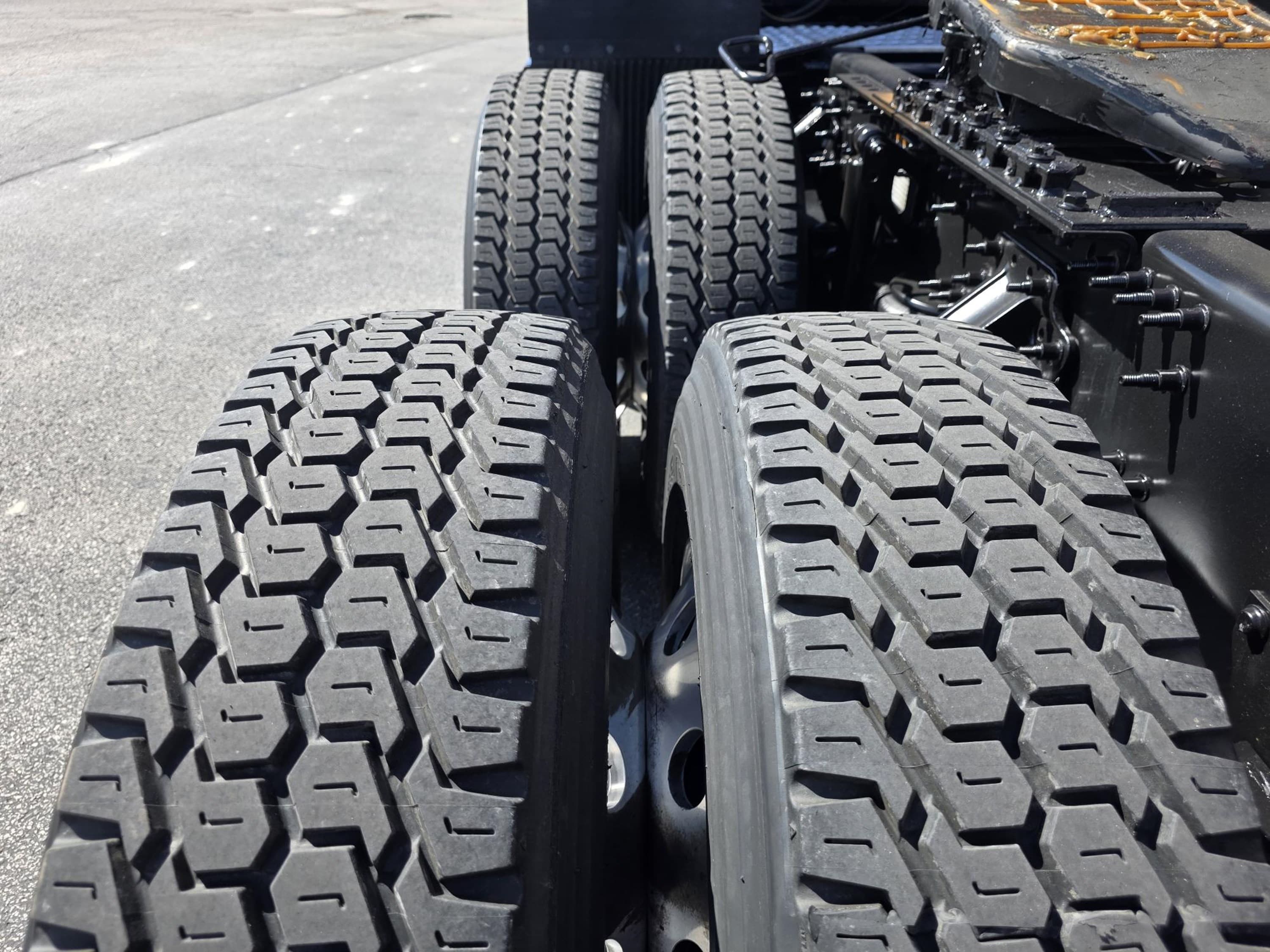 2021 Volvo VNL 760 — photo 12