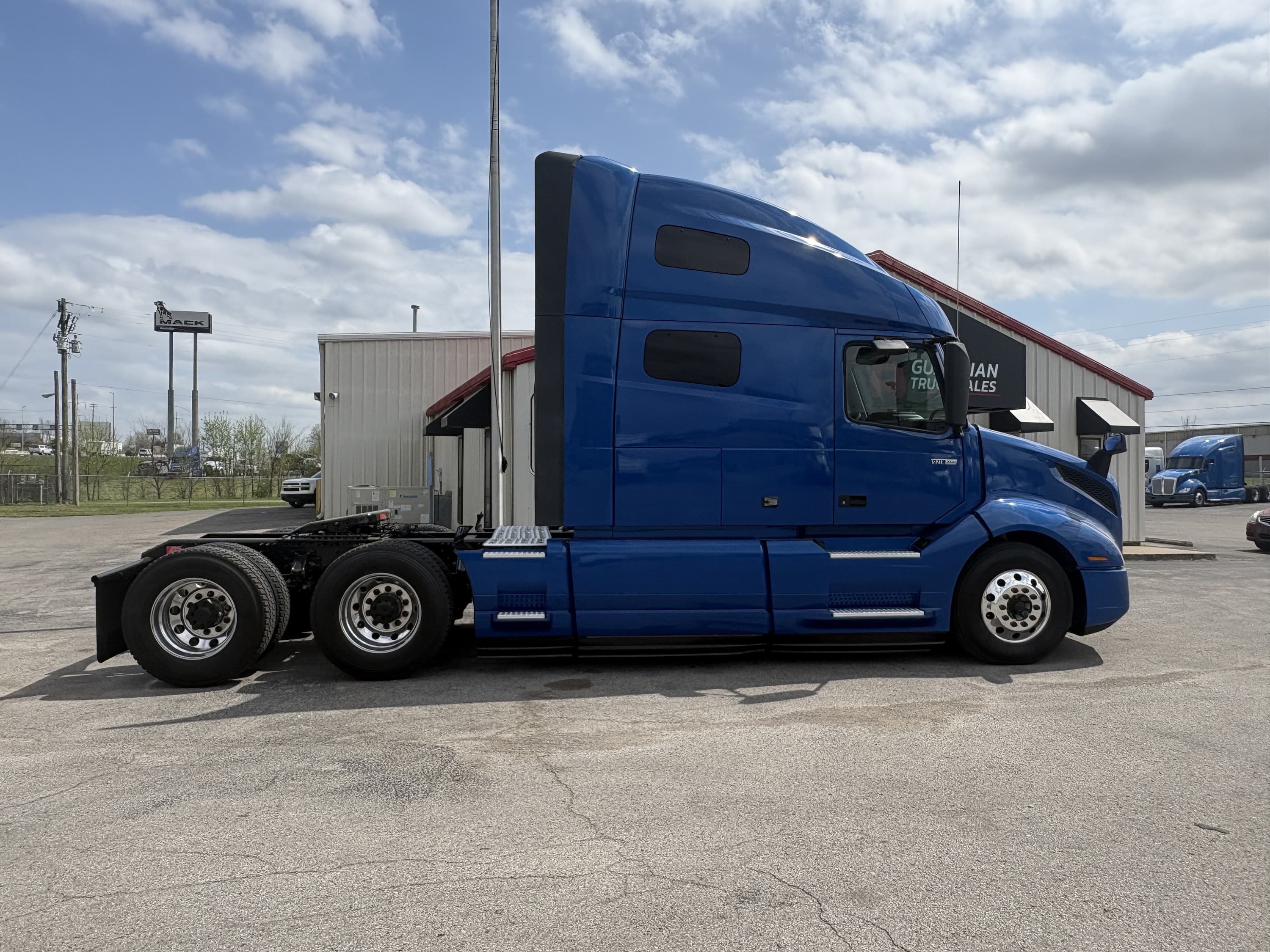 2021 Volvo VNL 760 — photo 3