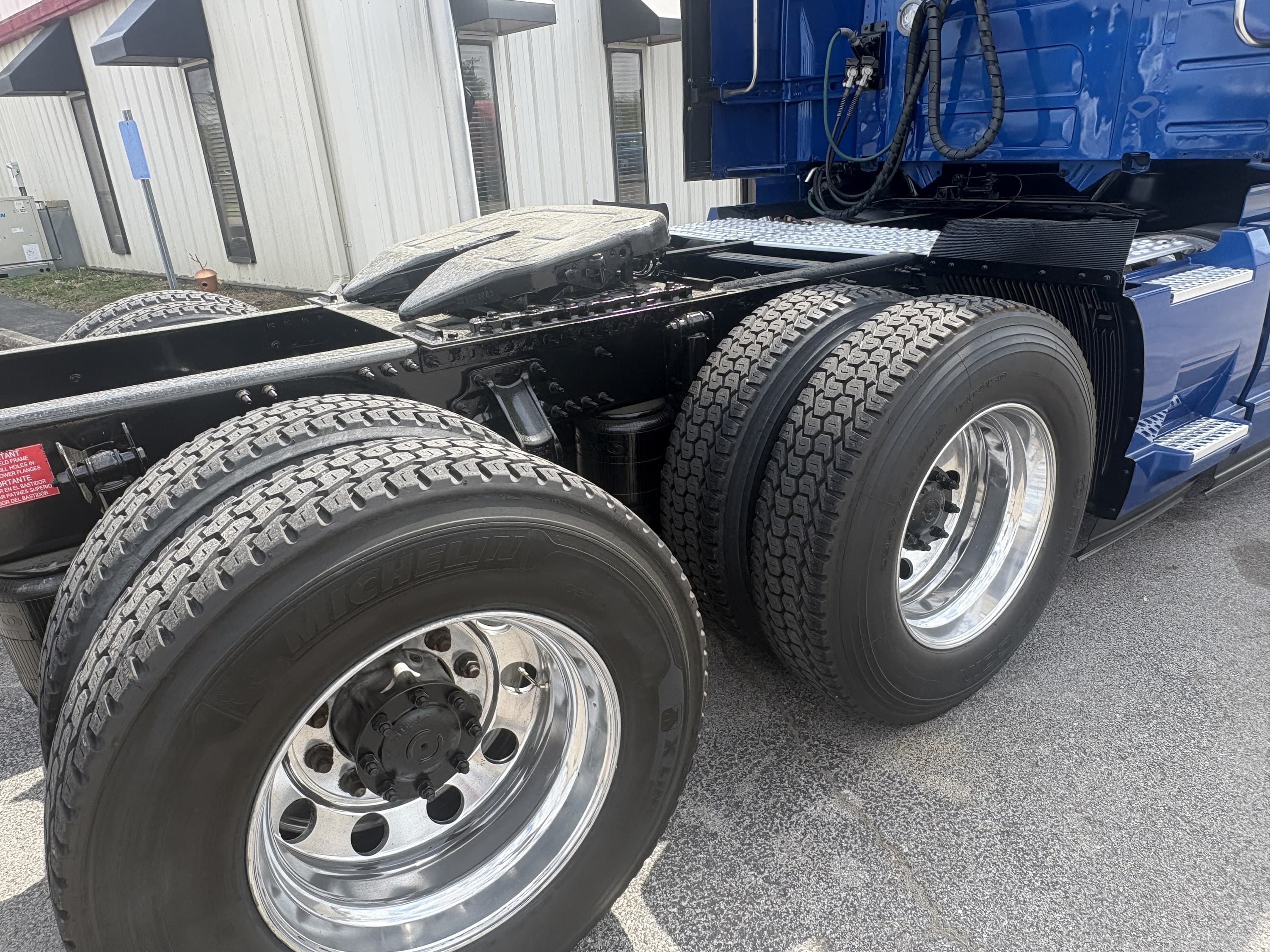 2021 Volvo VNL 760 — photo 9