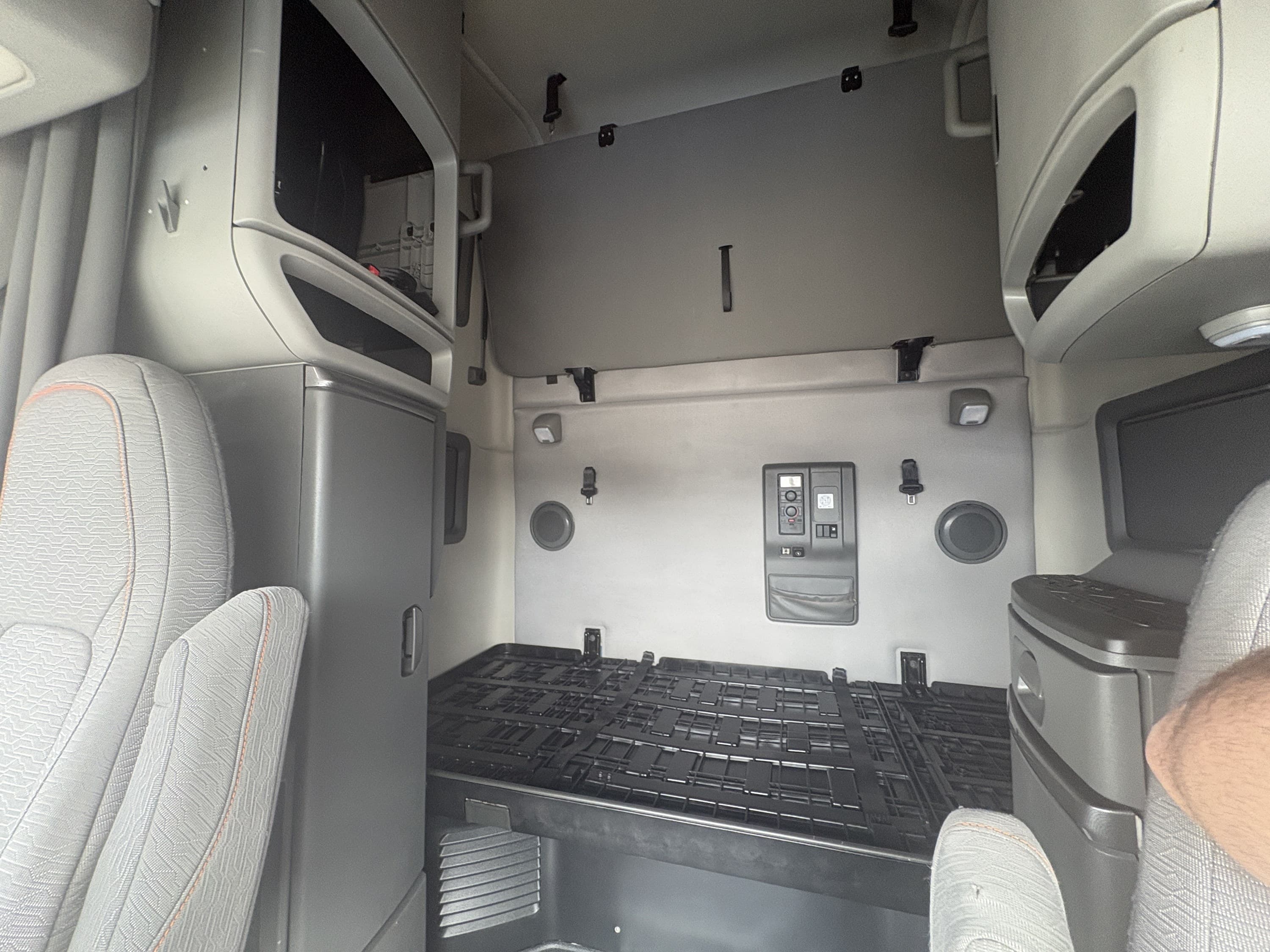 2021 Volvo VNL 760 — photo 15