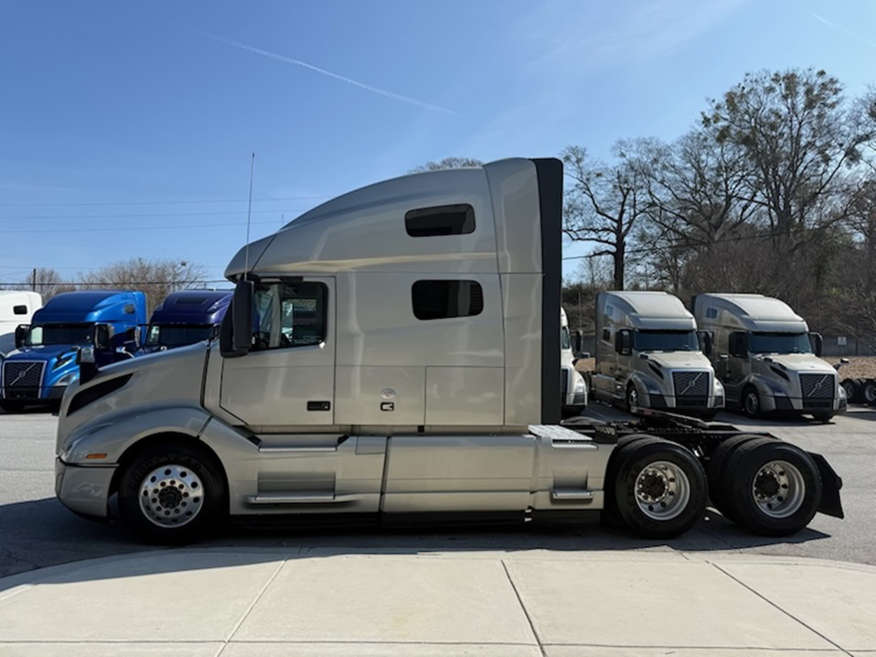 2022 Volvo VNL 760 — photo 6