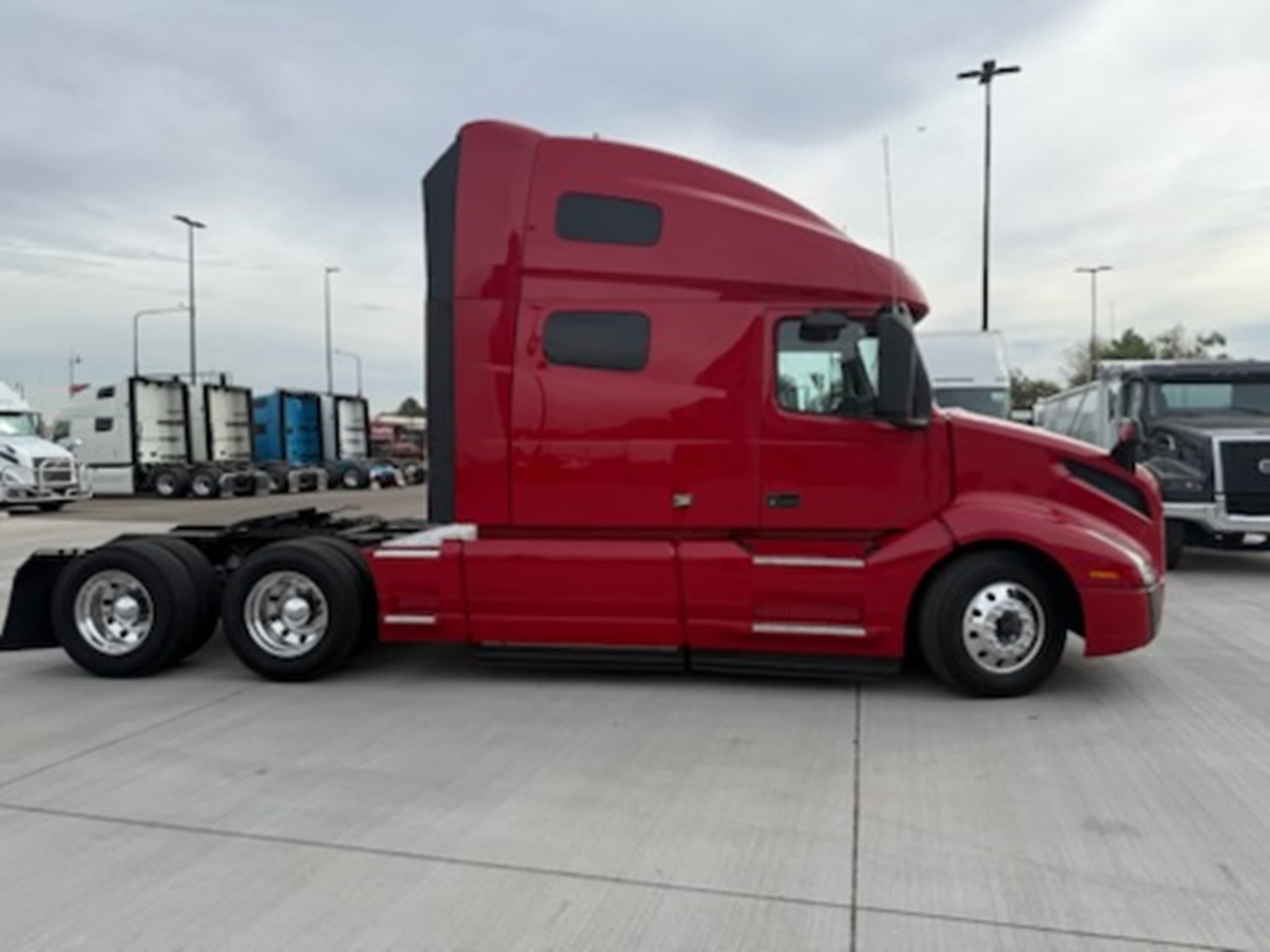 2021 Volvo VNL 760 — photo 4