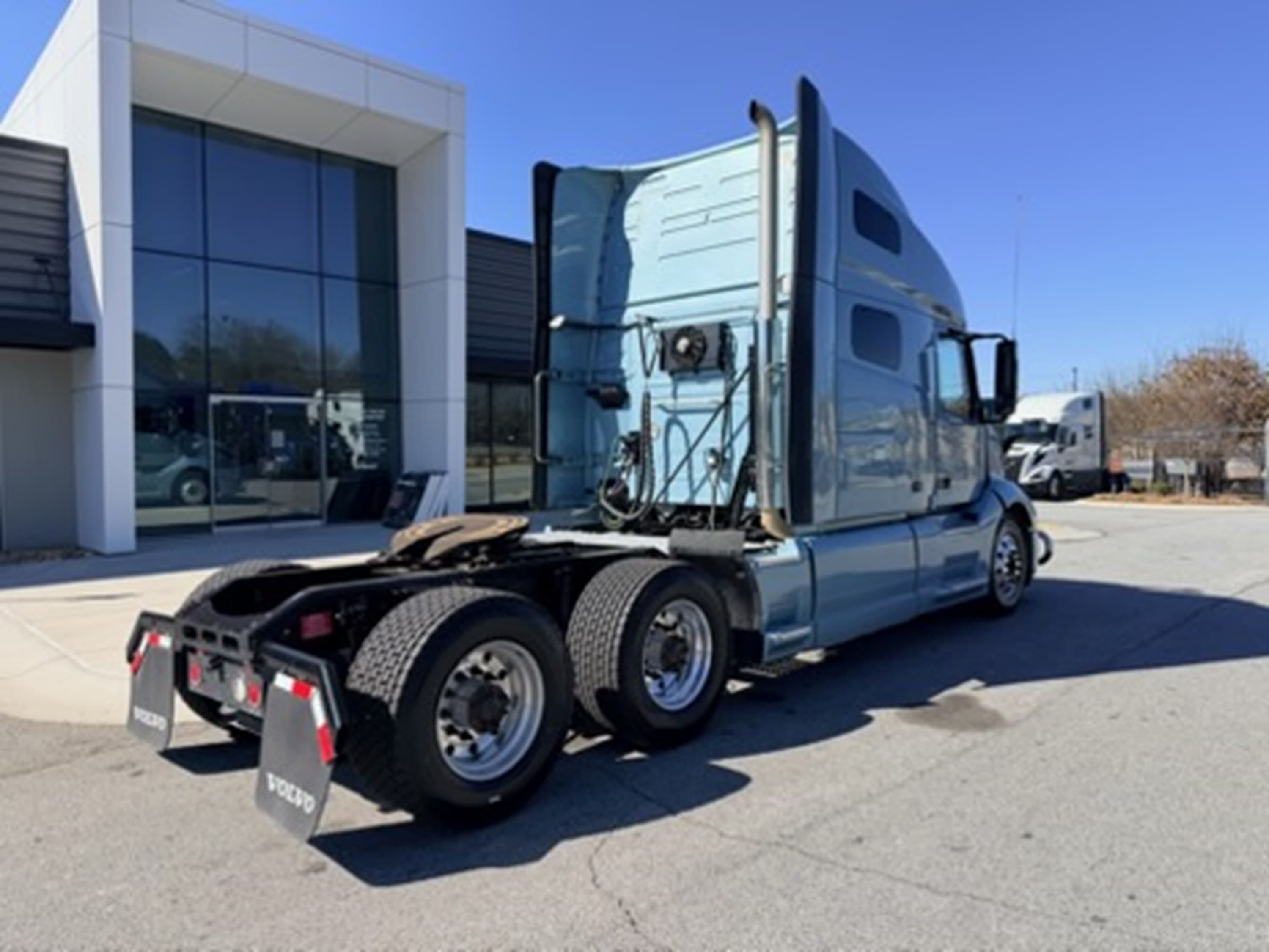 2021 Volvo VNL 760 — photo 3