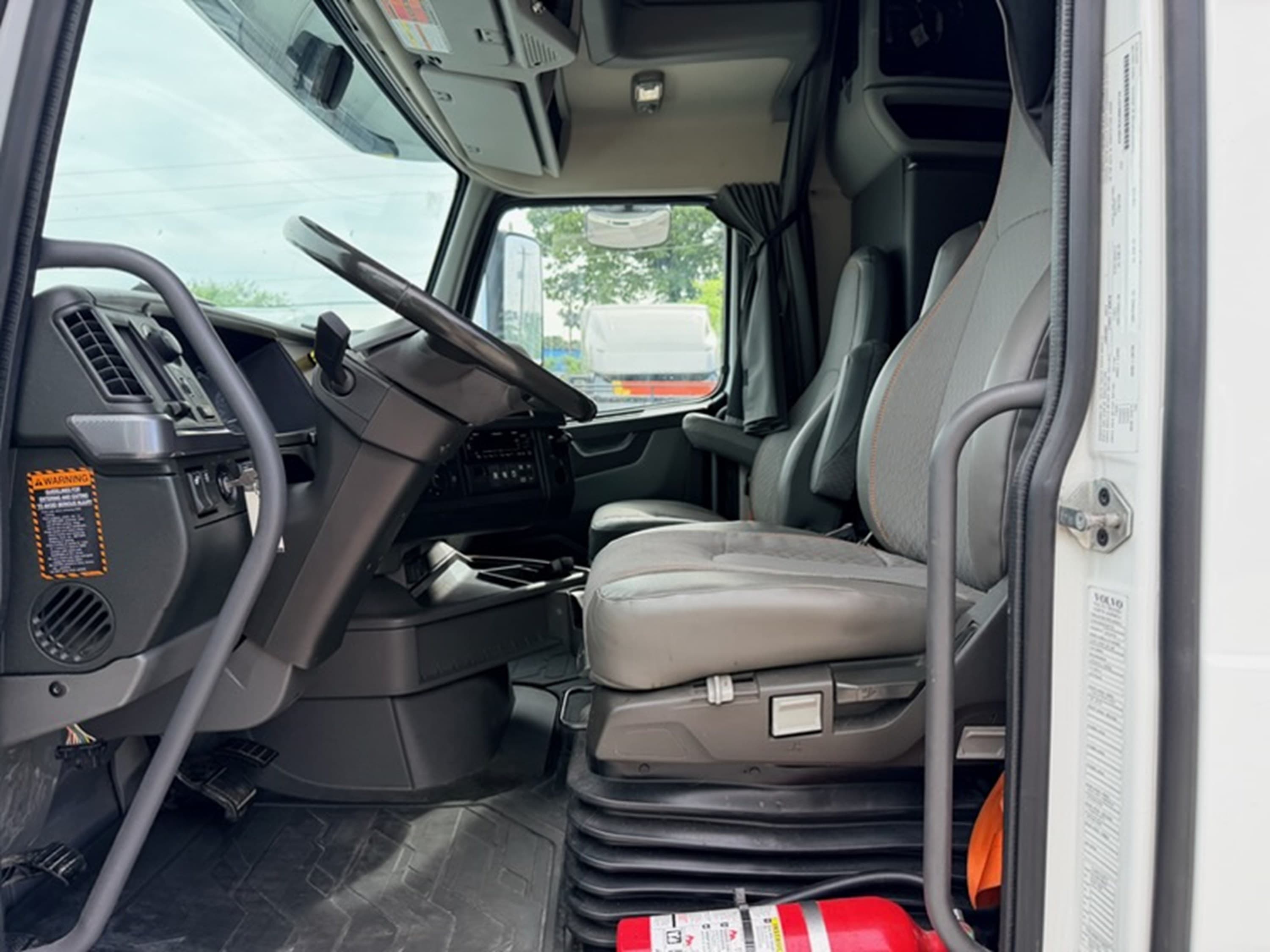 2024 Volvo VNL 760 — photo 10