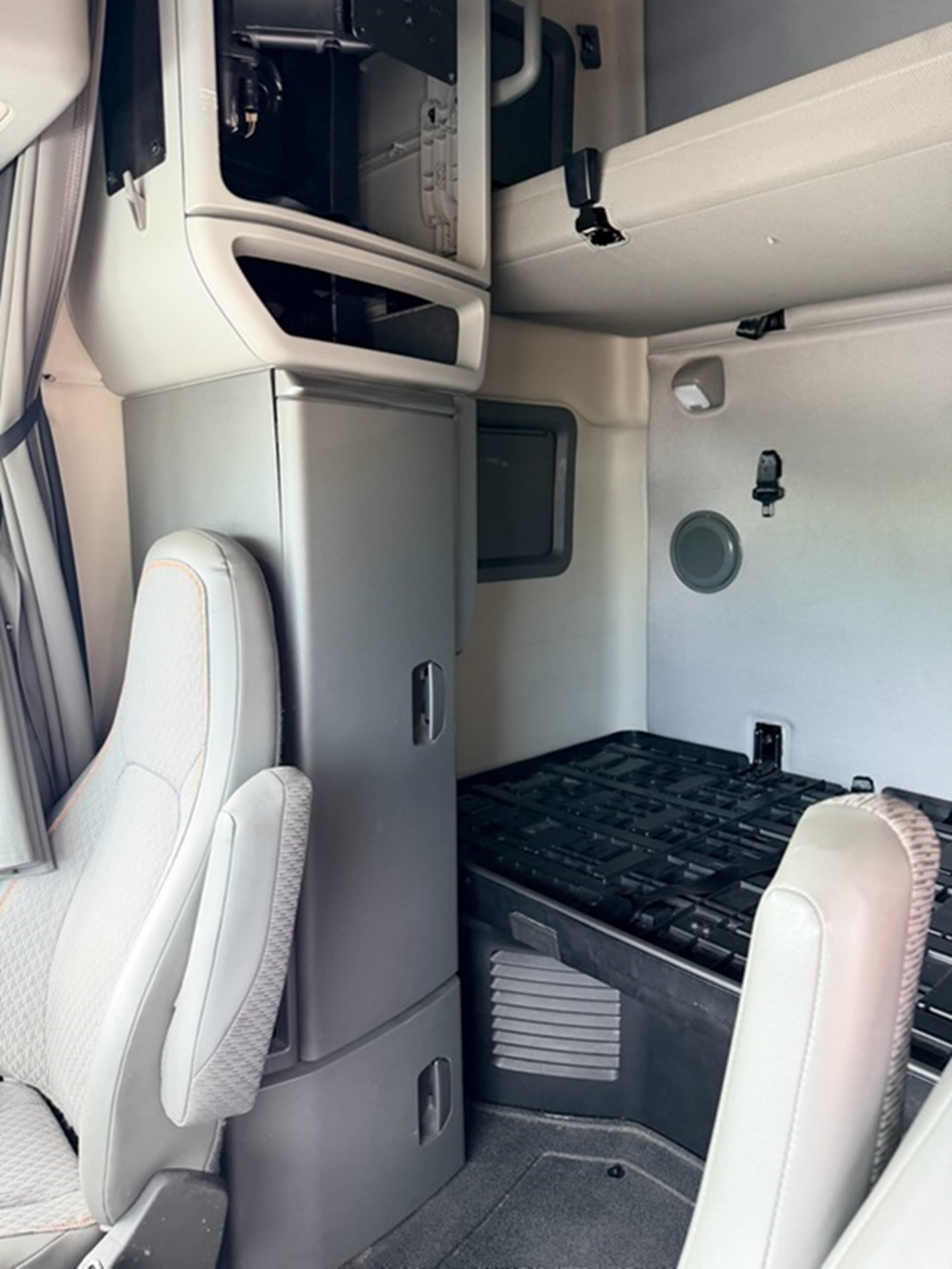 2024 Volvo VNL 760 — photo 12