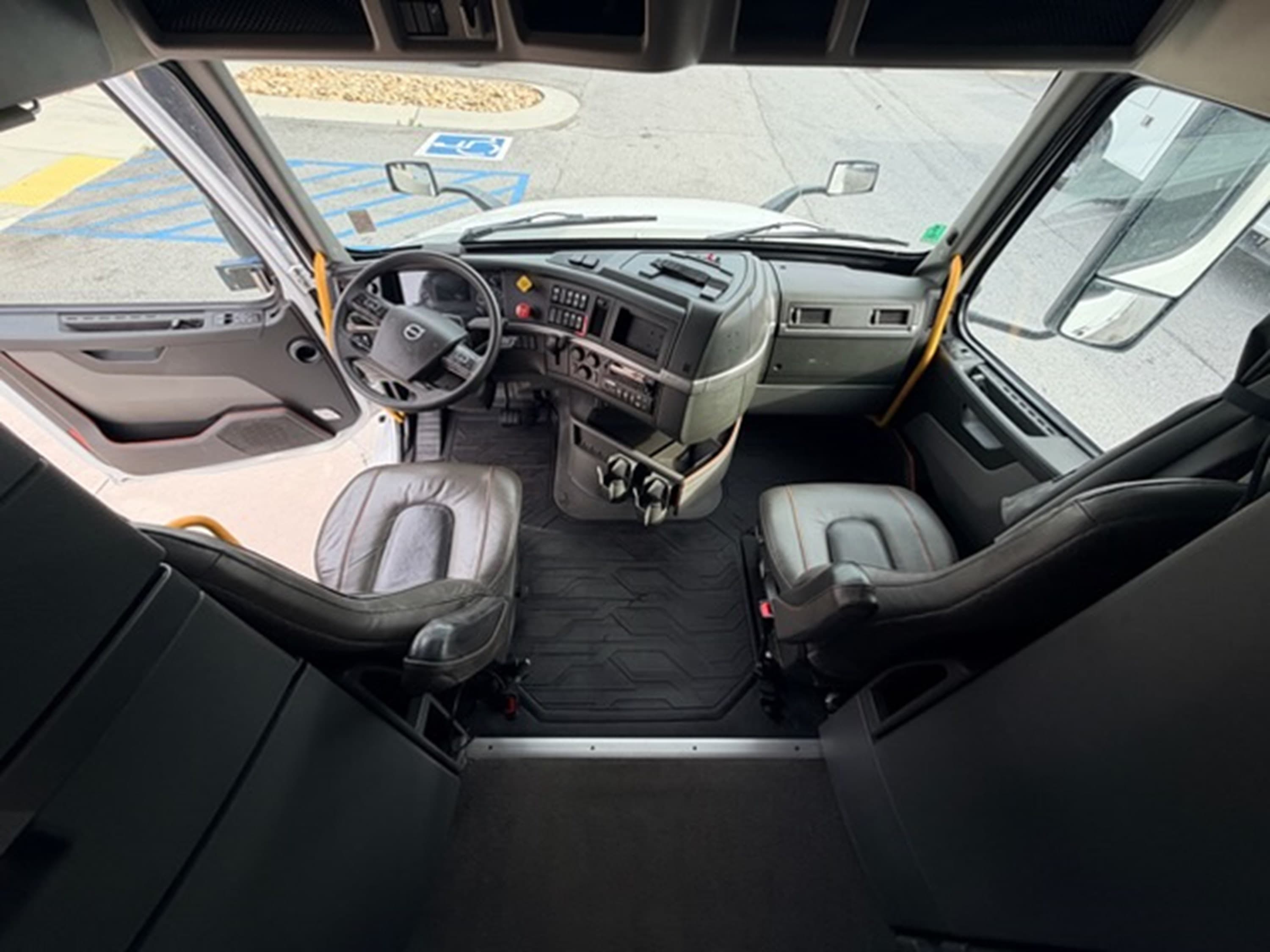 2024 Volvo VNL 760 — photo 13