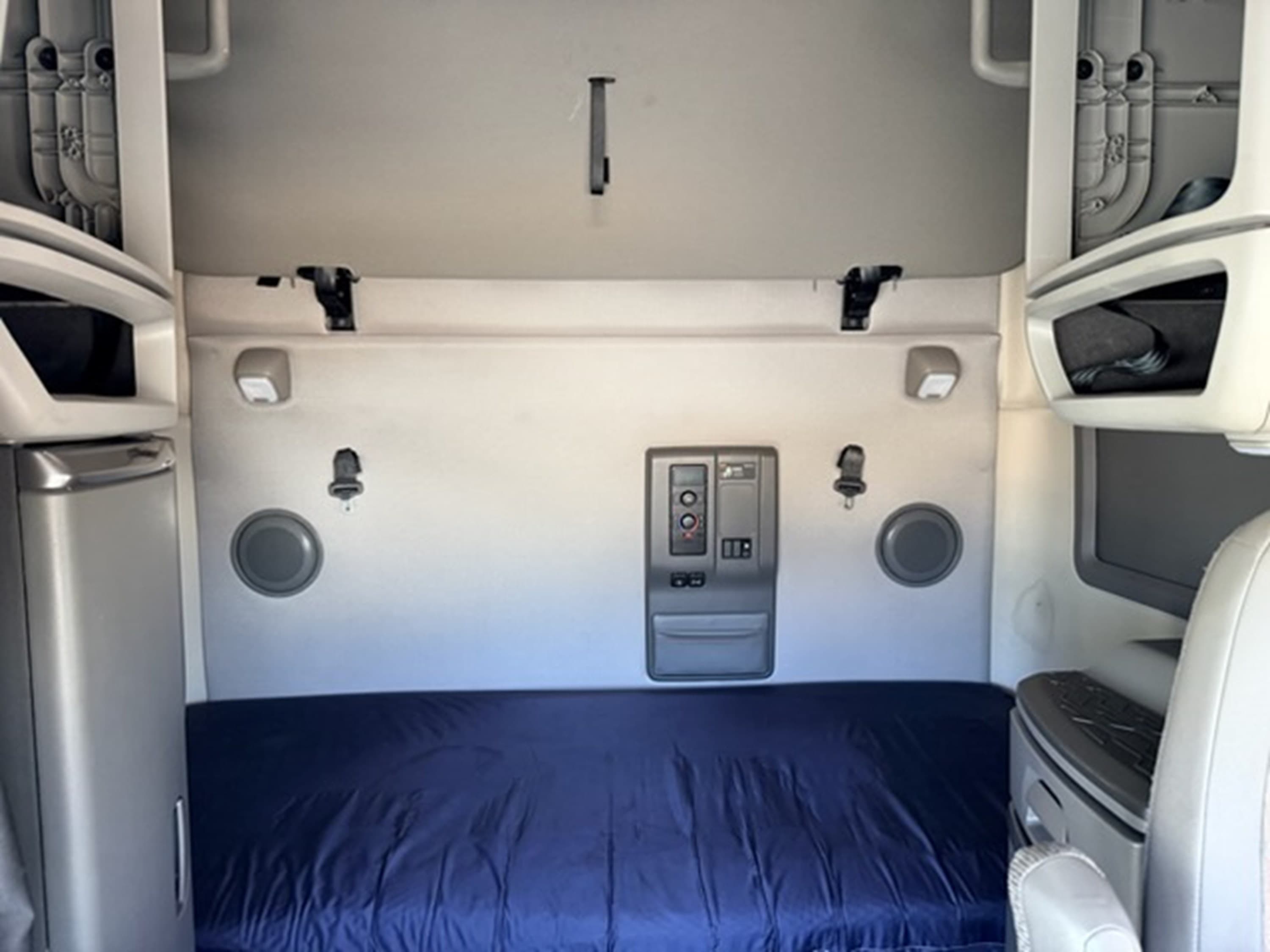 2023 Volvo VNL 760 — photo 11