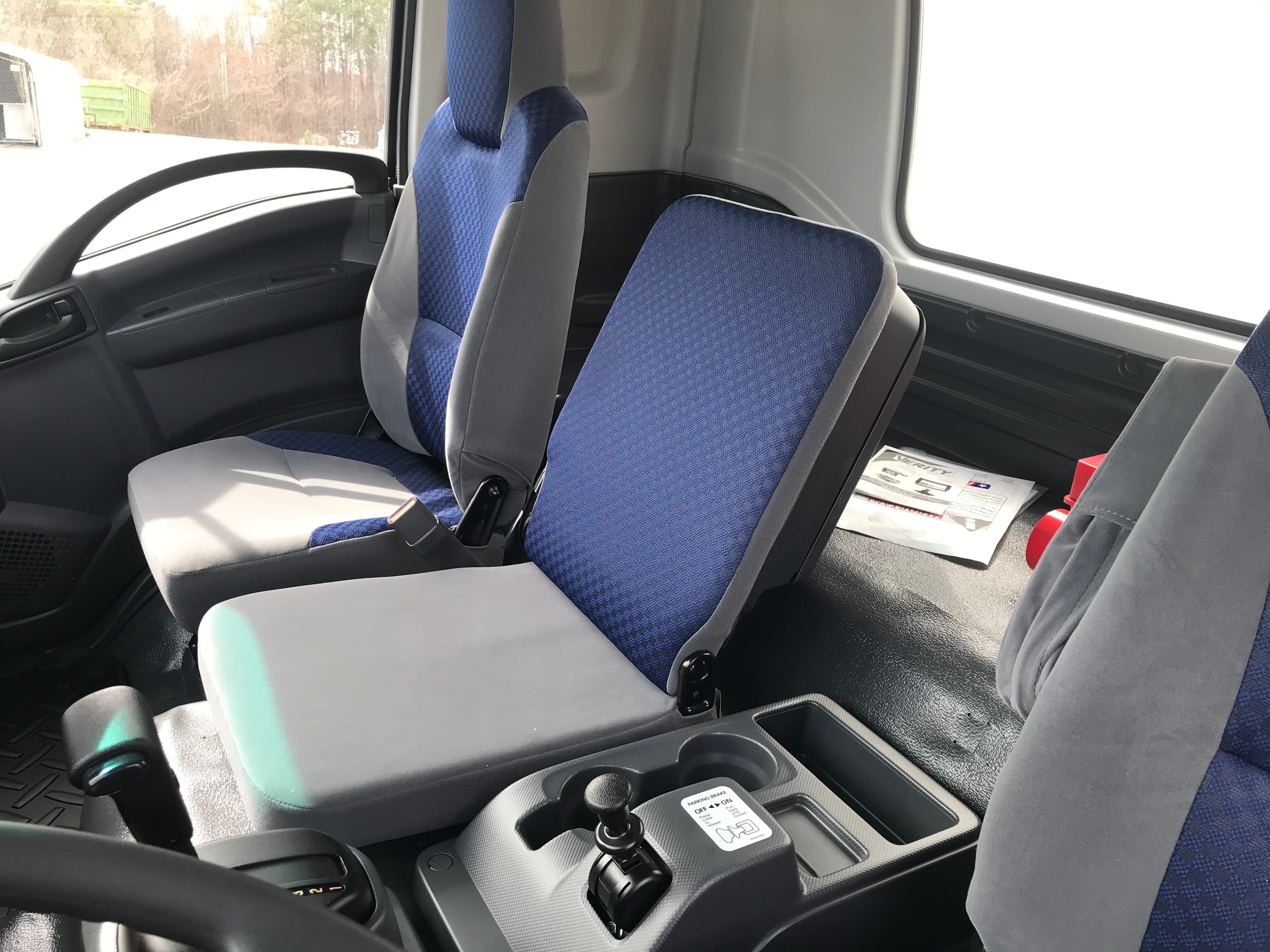 2024 Isuzu FTR — photo 4