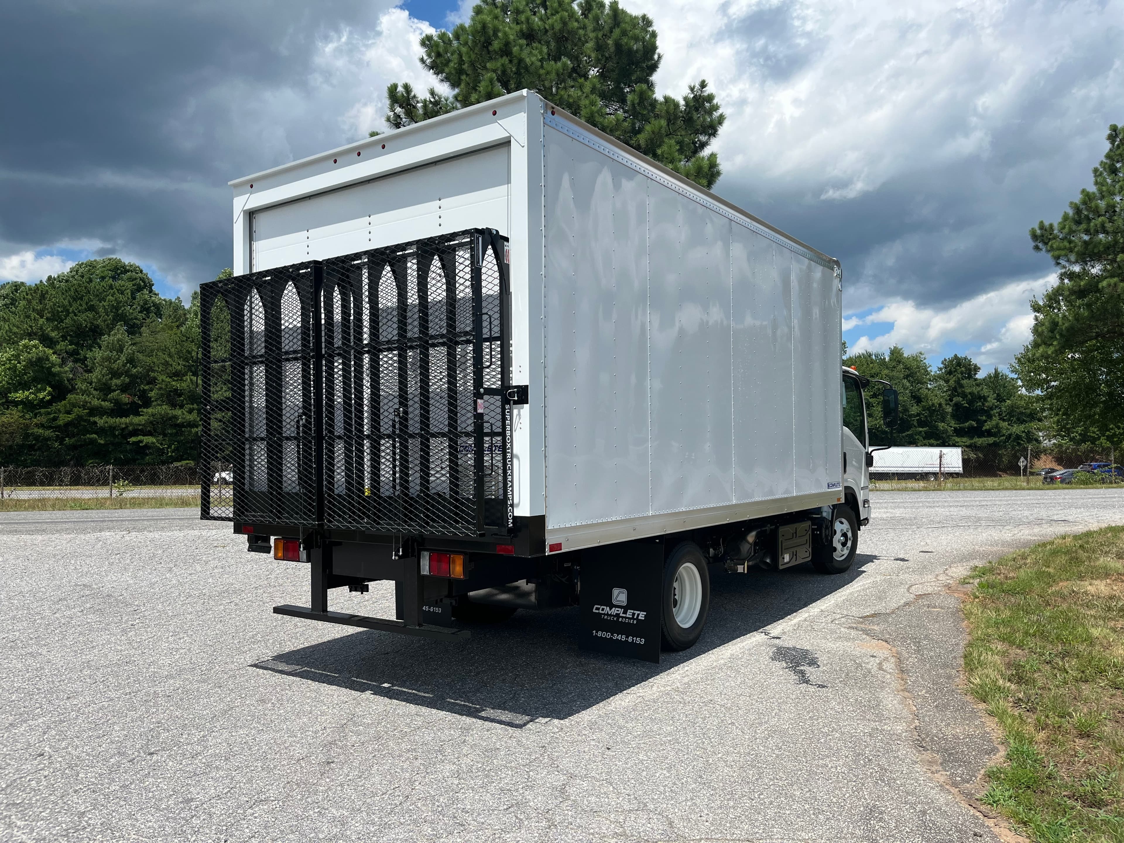 2024 Isuzu NPR — photo 3