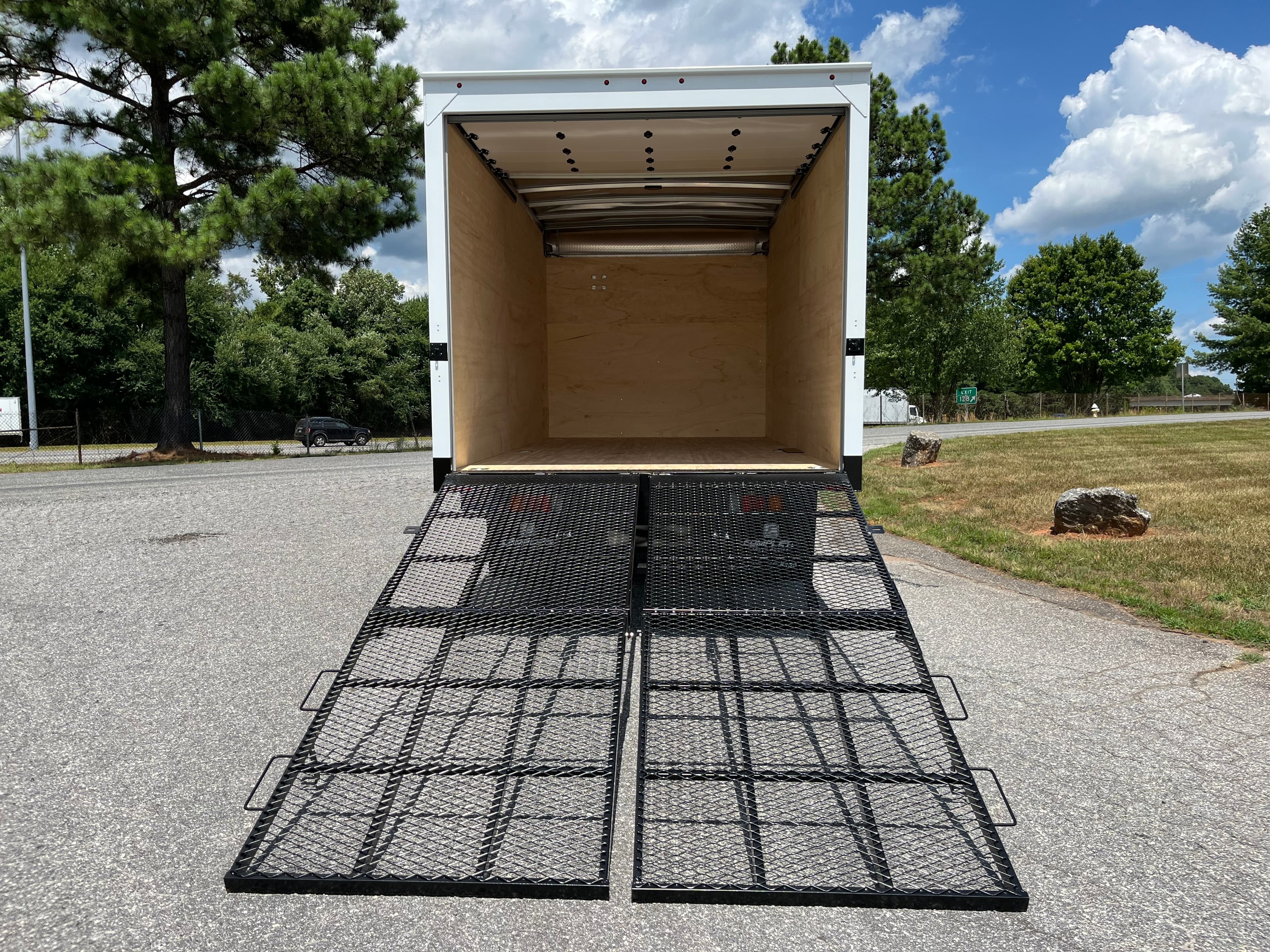 2024 Isuzu NPR — photo 9