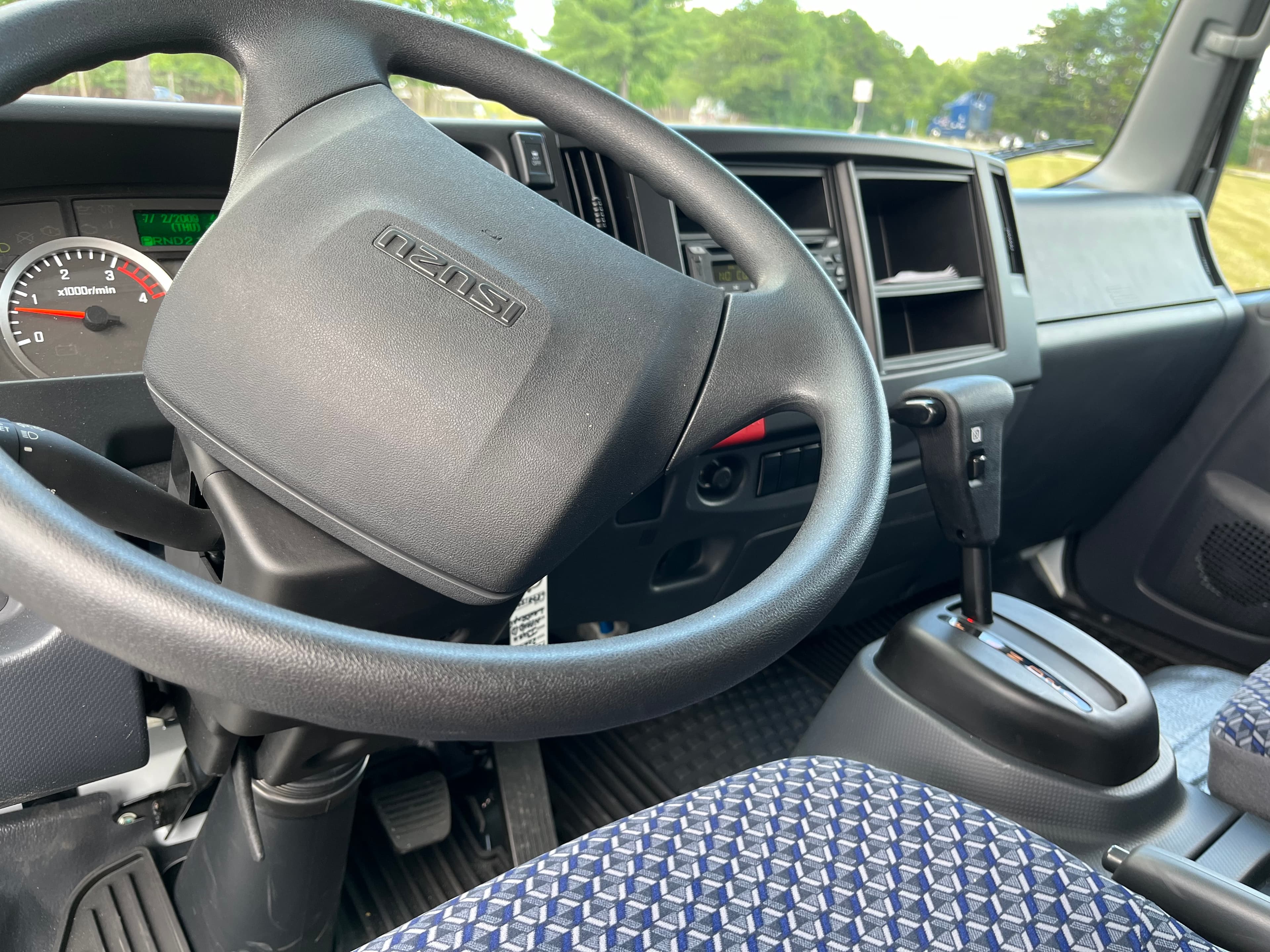 2024 Isuzu NPR — photo 11