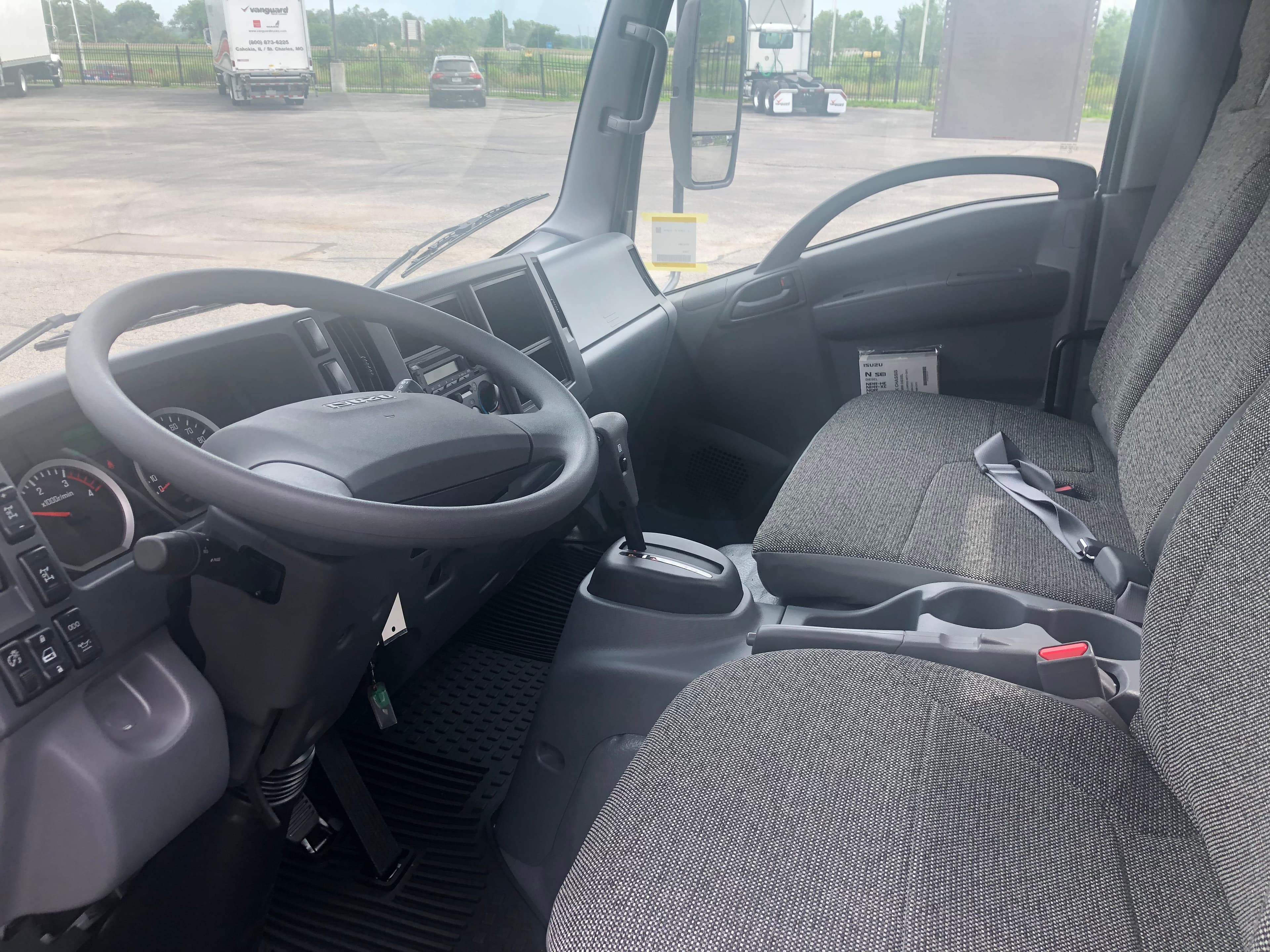 2024 Isuzu NPR — photo 4