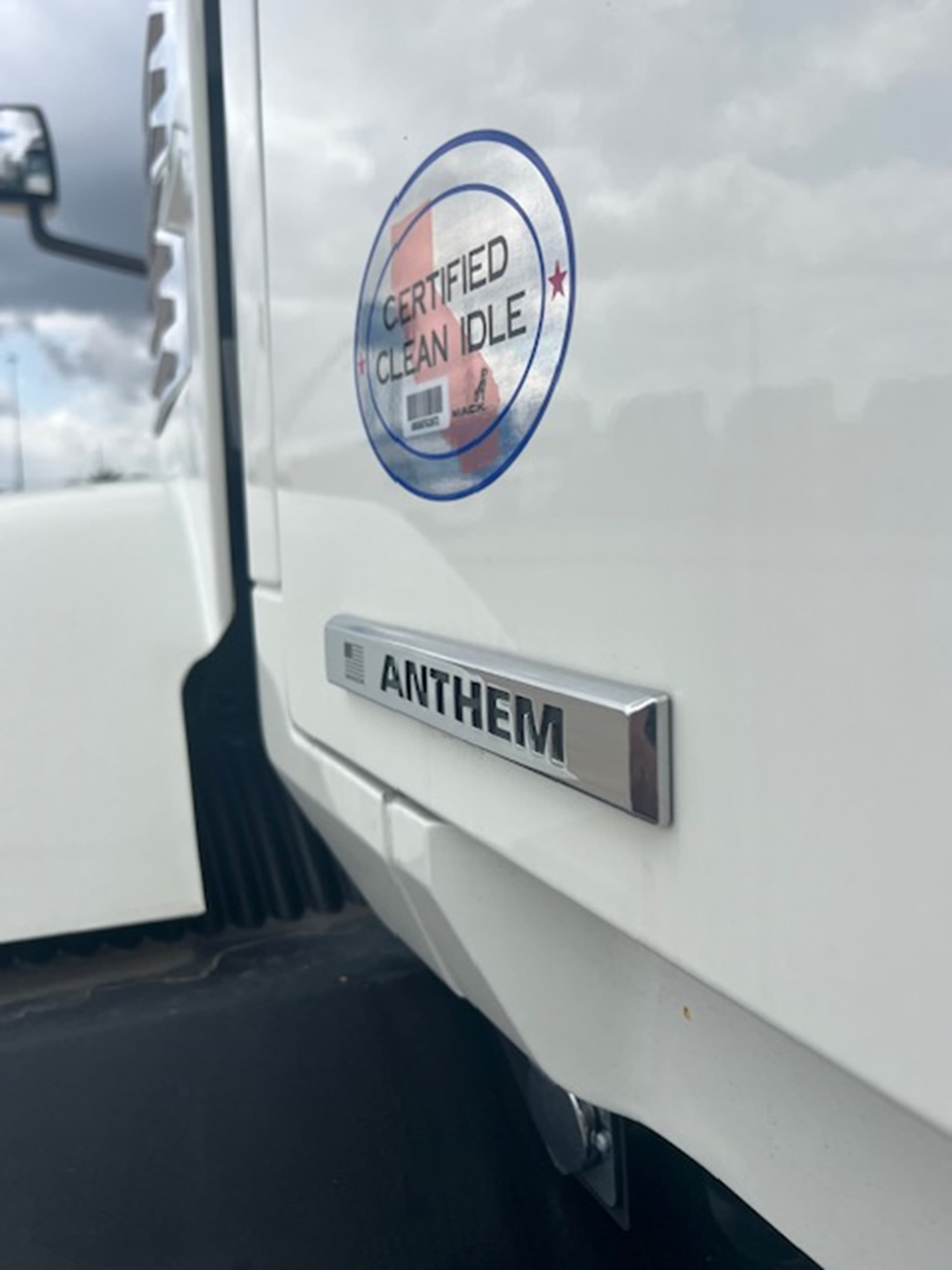 2025 Mack Anthem — photo 4
