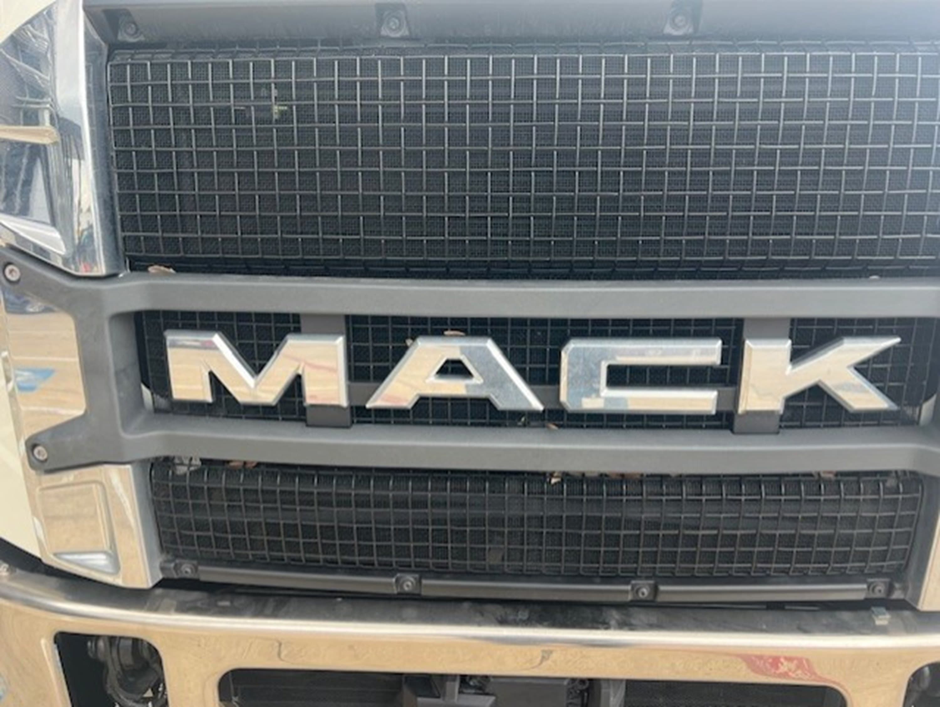 2025 Mack Anthem — photo 6