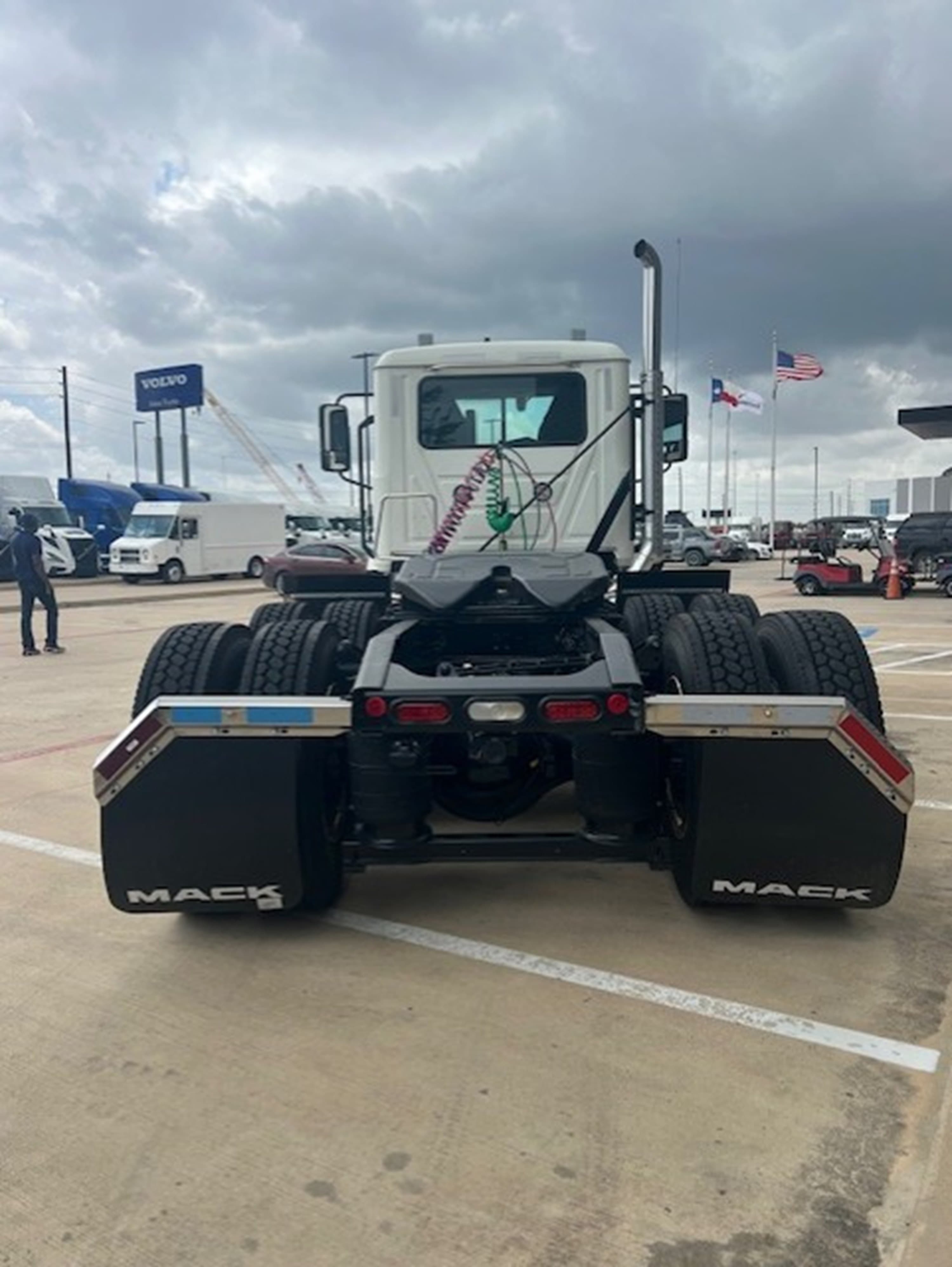 2025 Mack Anthem — photo 11